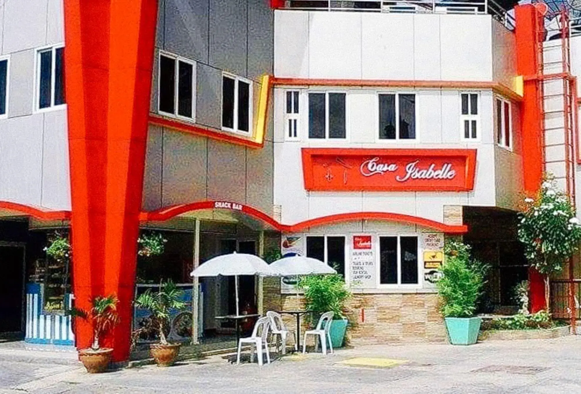 Property building in RedDoorz @ Isabelle Tourist Hotel Hinatuan Property building in RedDoorz @ Isabelle Tourist Hotel Hinatuan