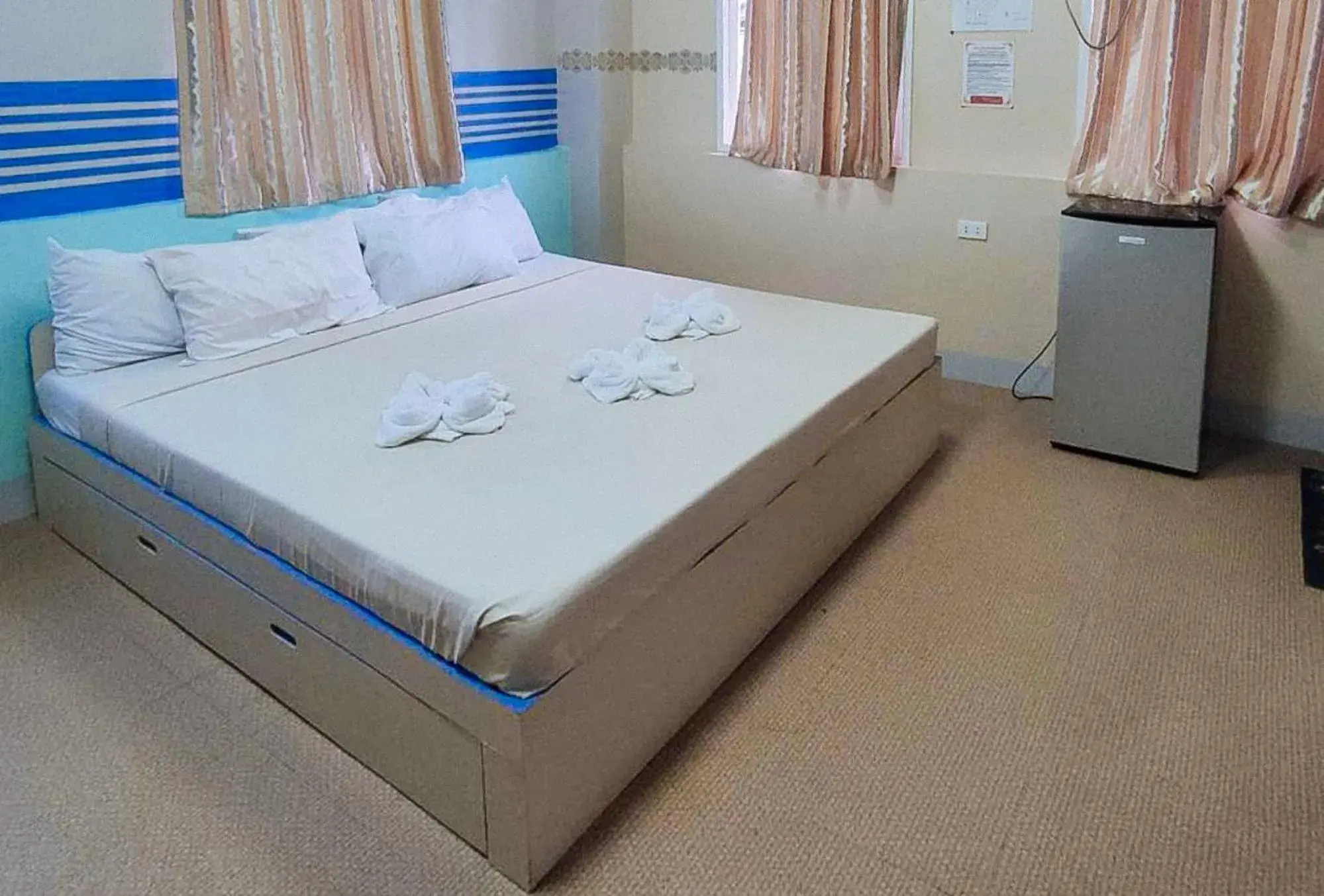 Bed in RedDoorz @ Isabelle Tourist Hotel Hinatuan Bed in RedDoorz @ Isabelle Tourist Hotel Hinatuan