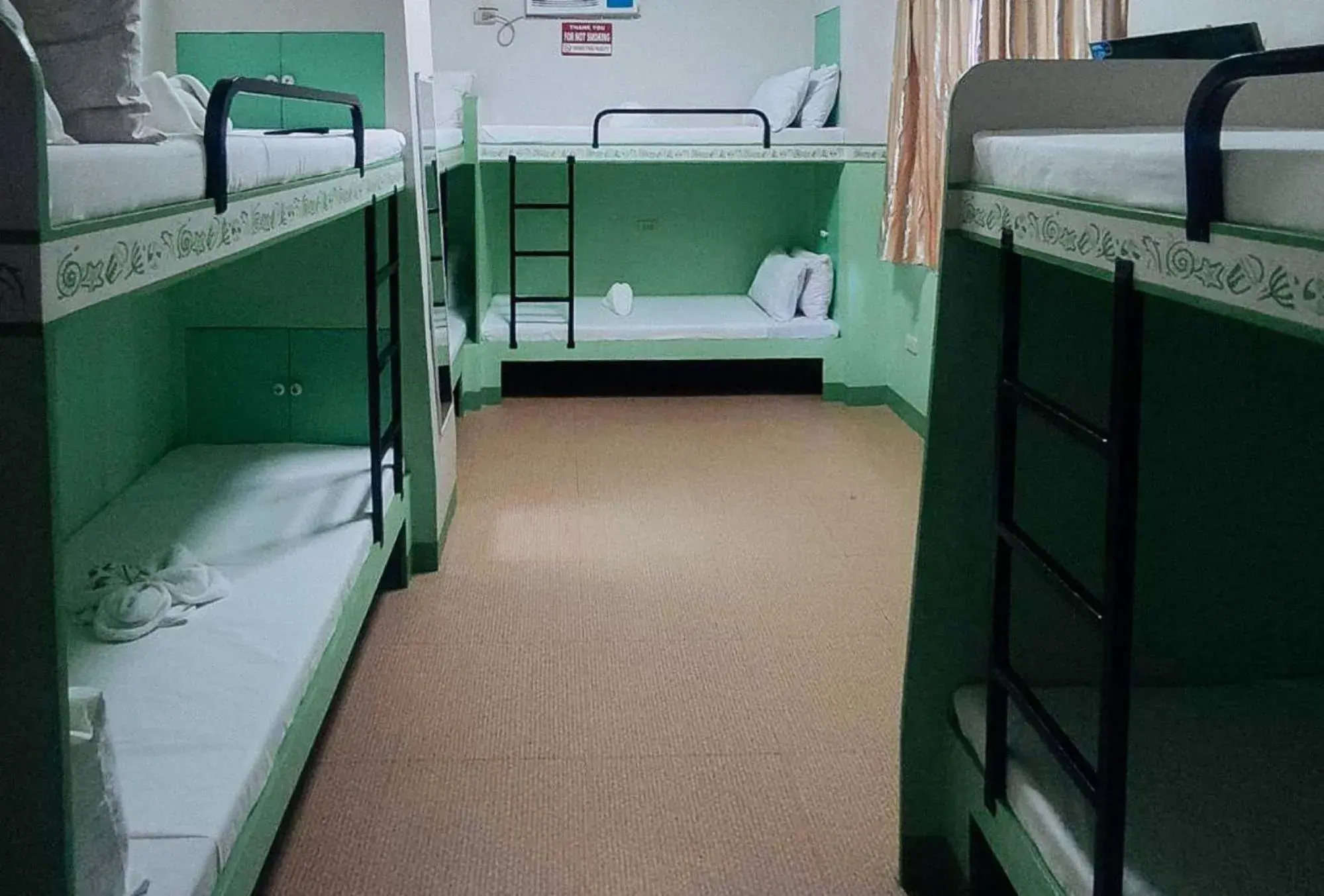 Photo of the whole room, Bed in RedDoorz @ Isabelle Tourist Hotel Hinatuan Photo of the whole room, Bed in RedDoorz @ Isabelle Tourist Hotel Hinatuan