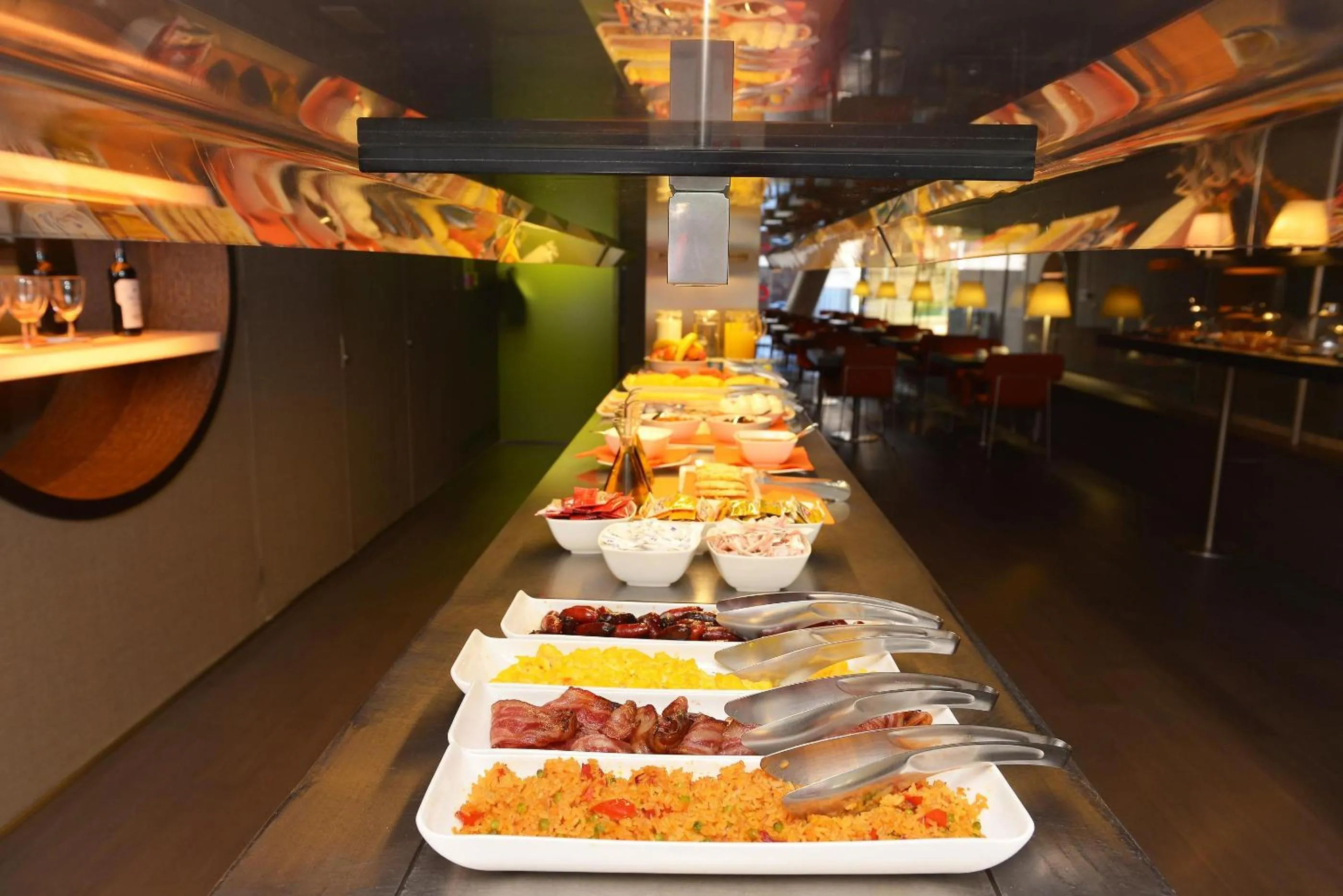 Restaurant/places to eat in Hotel Soho