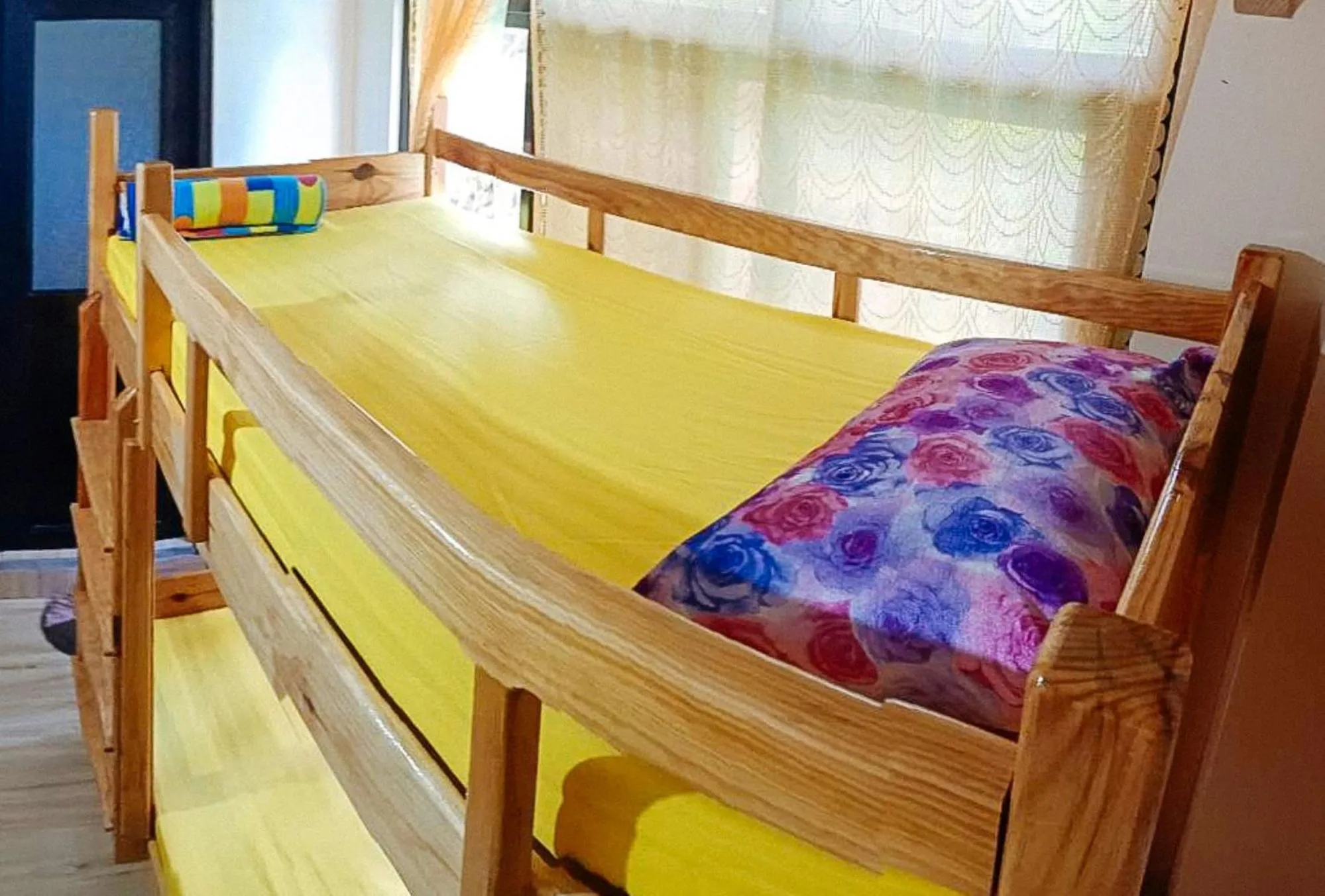 Photo of the whole room, Bed in Sagada Younganaut Lodge