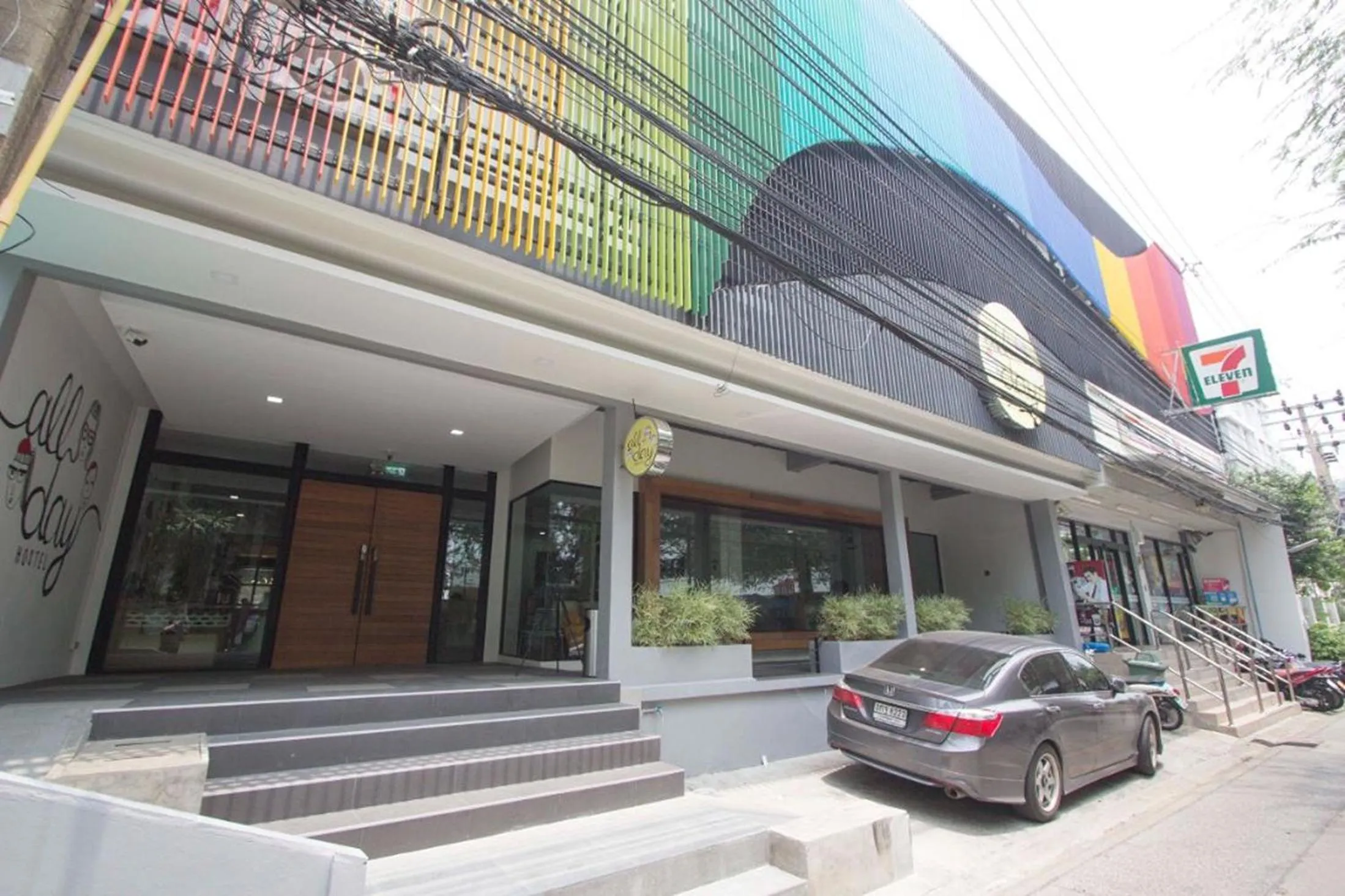 Area and facilities in All day hostel at BTS Bang Chak