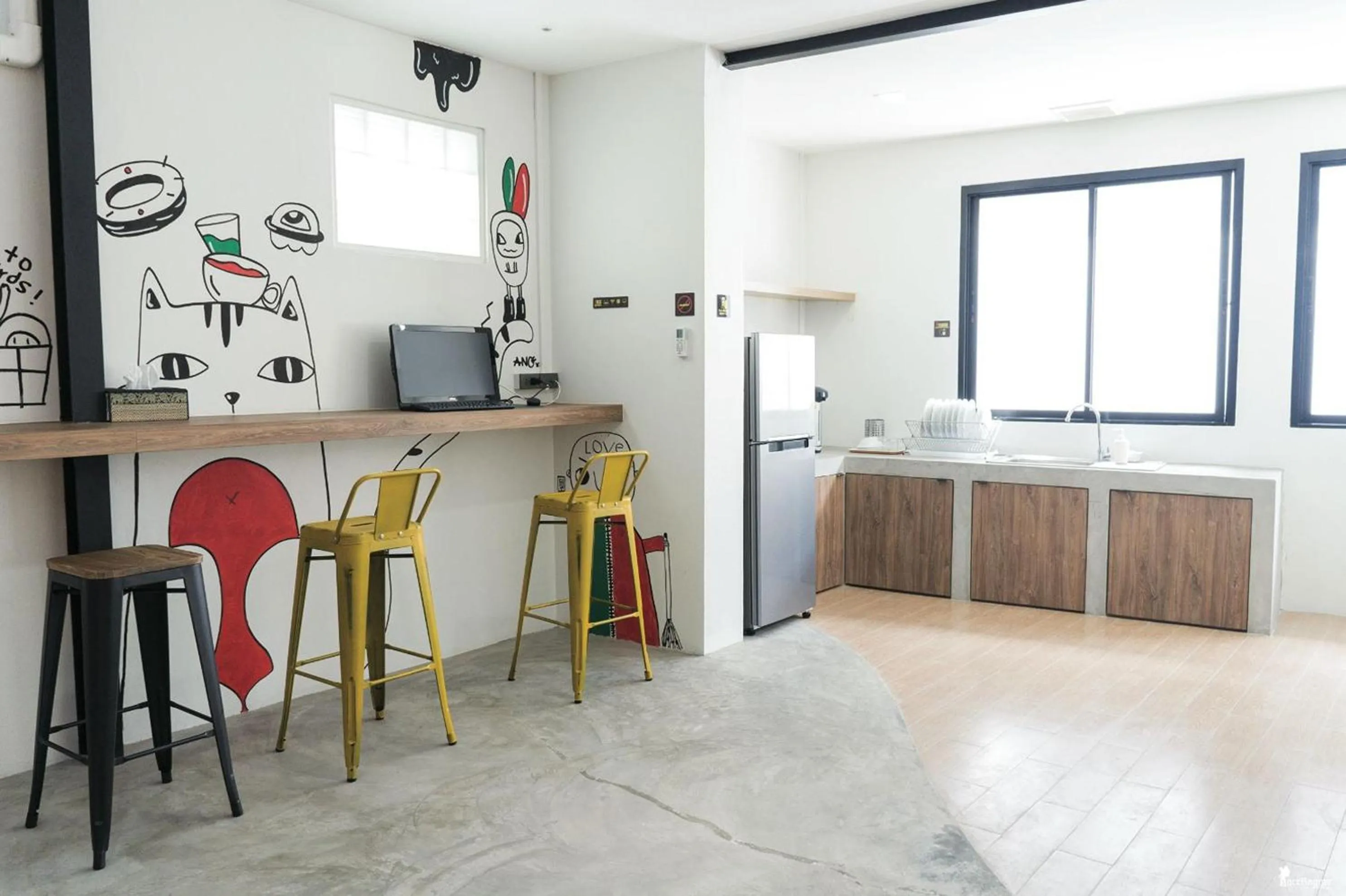 Area and facilities in All day hostel at BTS Bang Chak