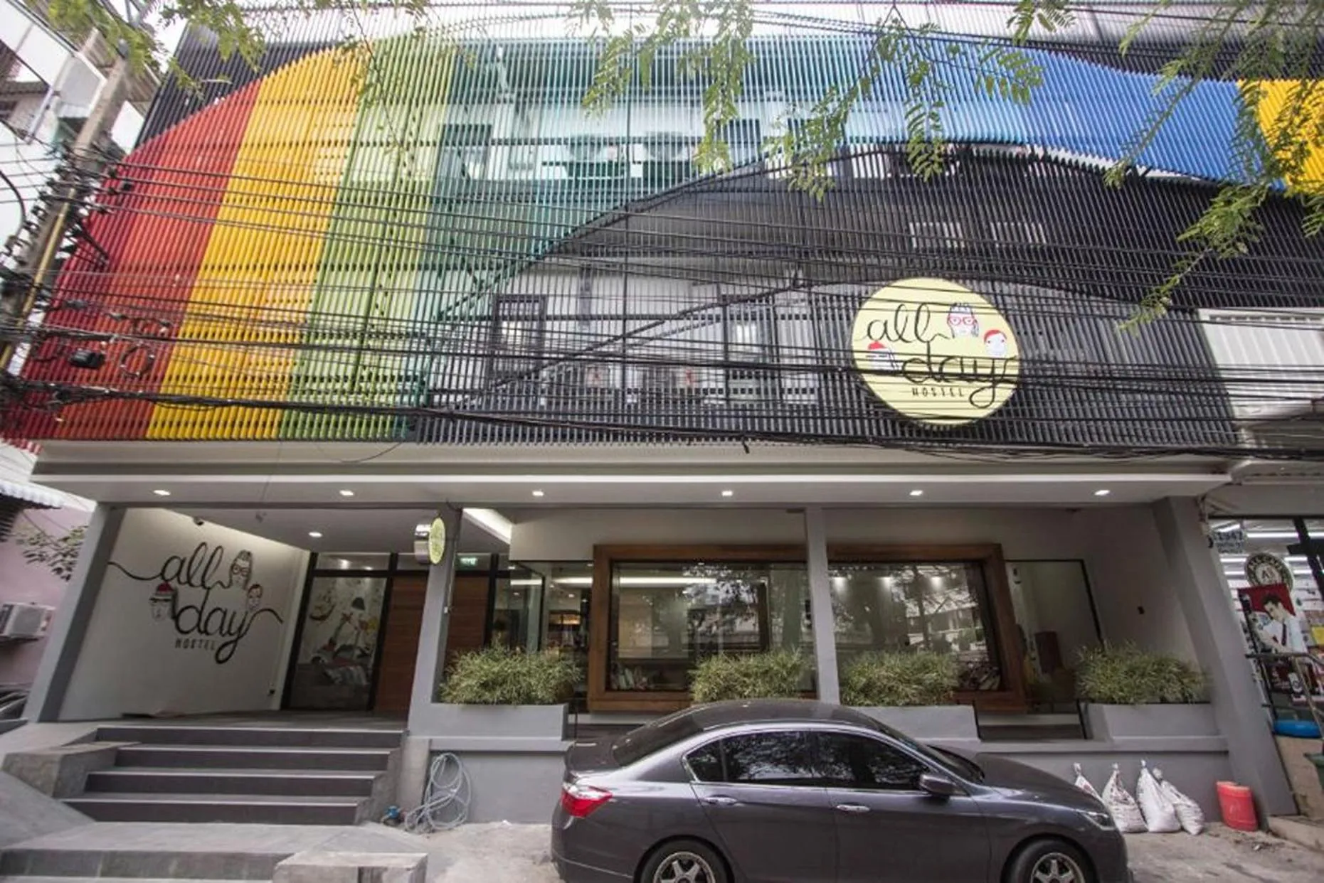 Area and facilities in All day hostel at BTS Bang Chak