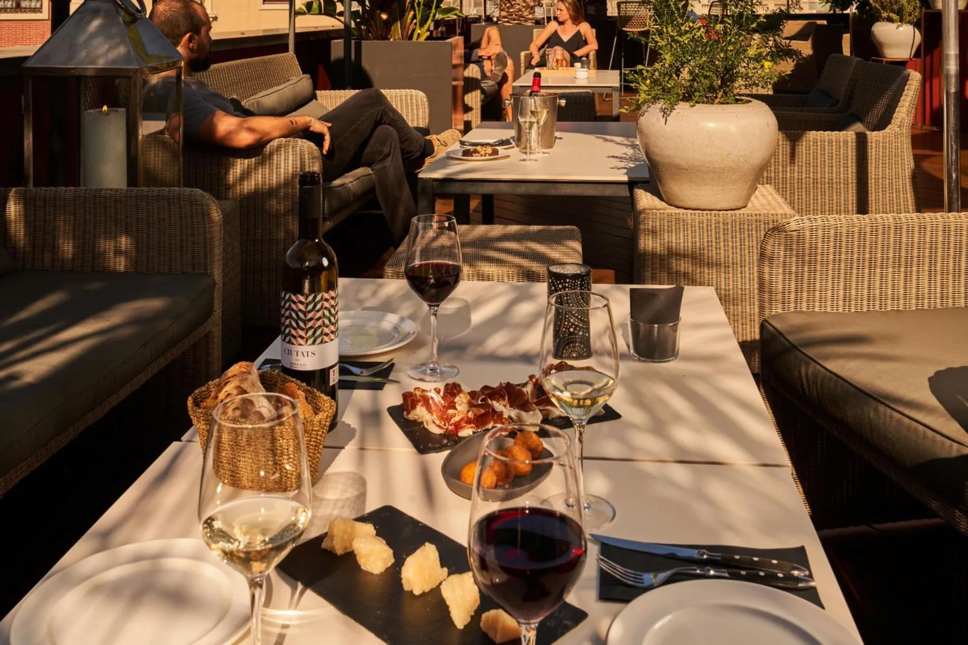 Restaurant/places to eat in Hotel Villa Emilia