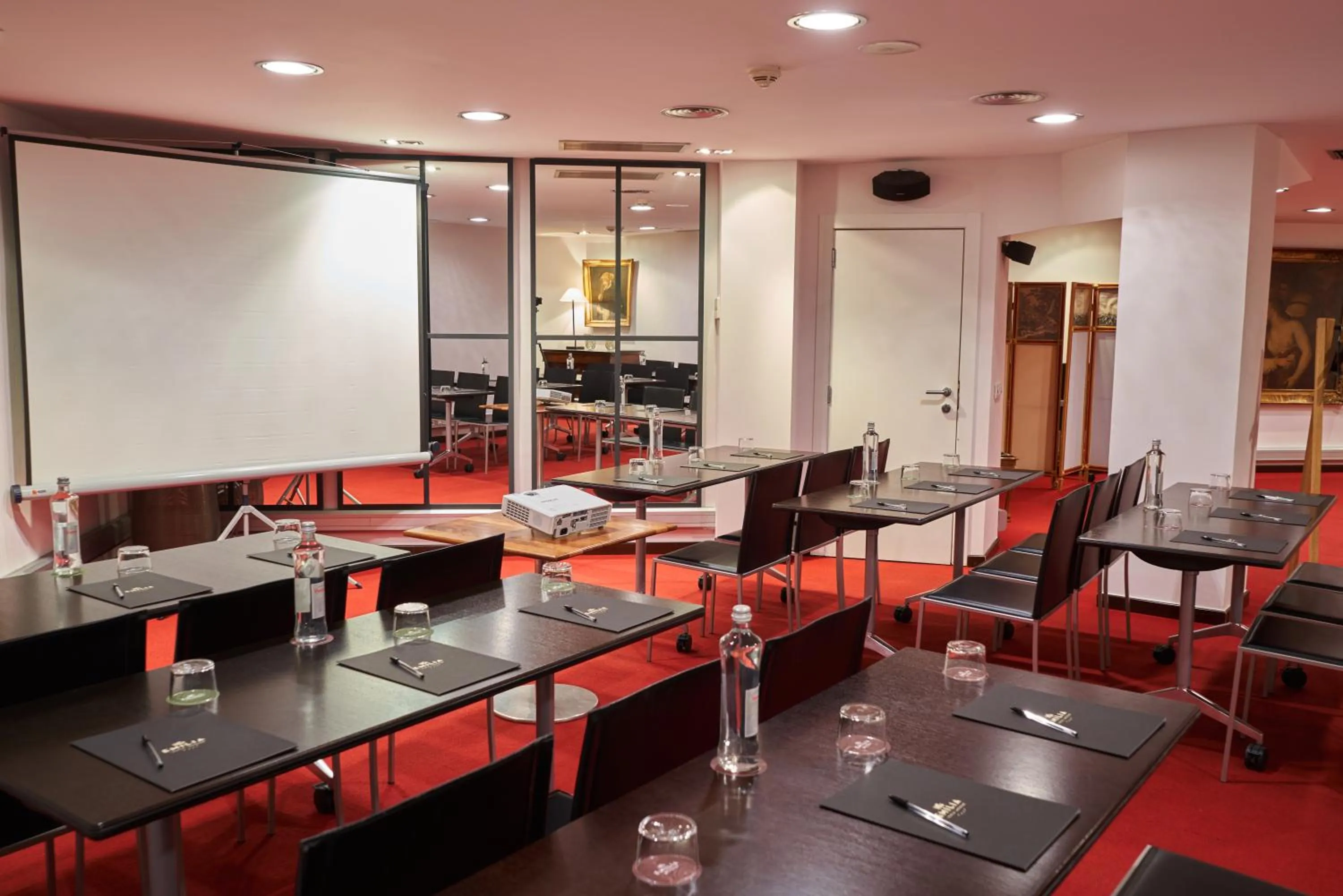 Business facilities in Hotel Villa Emilia