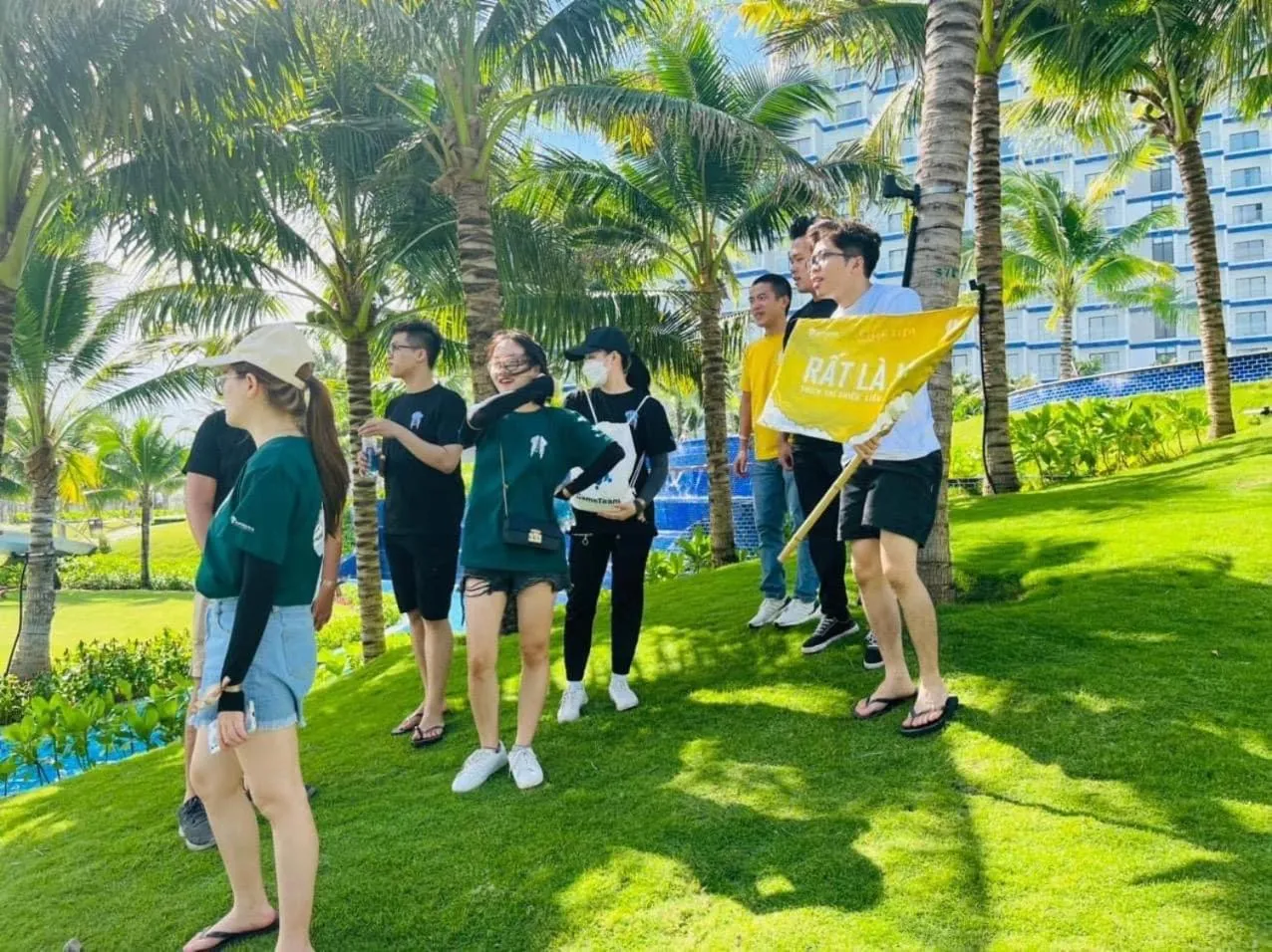 Day in Sea Moon Cam Ranh Beach House