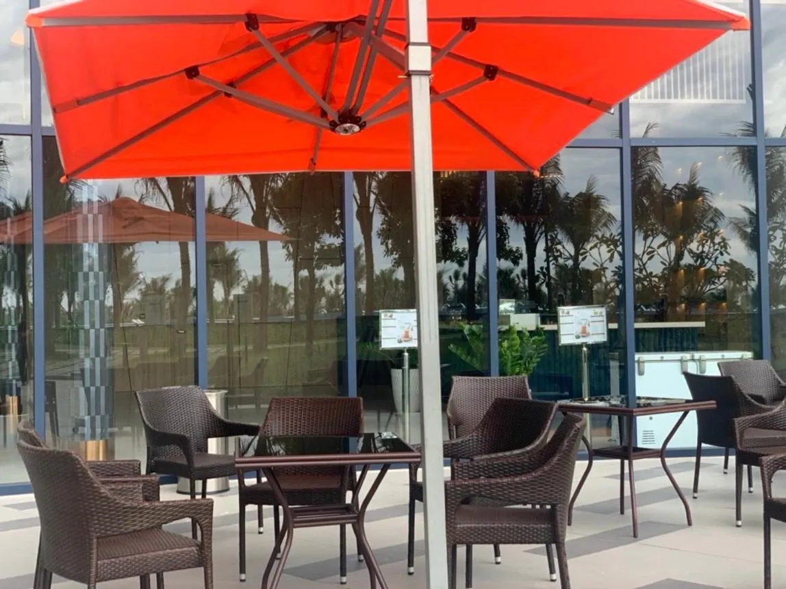 Restaurant/places to eat in Sea Moon Cam Ranh Beach House