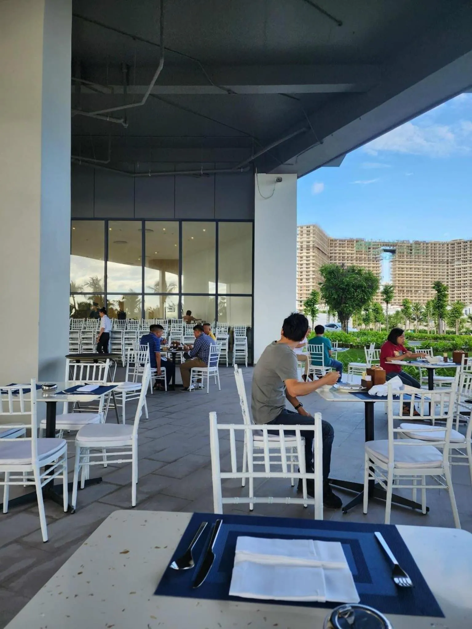 Restaurant/places to eat in Sea Moon Cam Ranh Beach House
