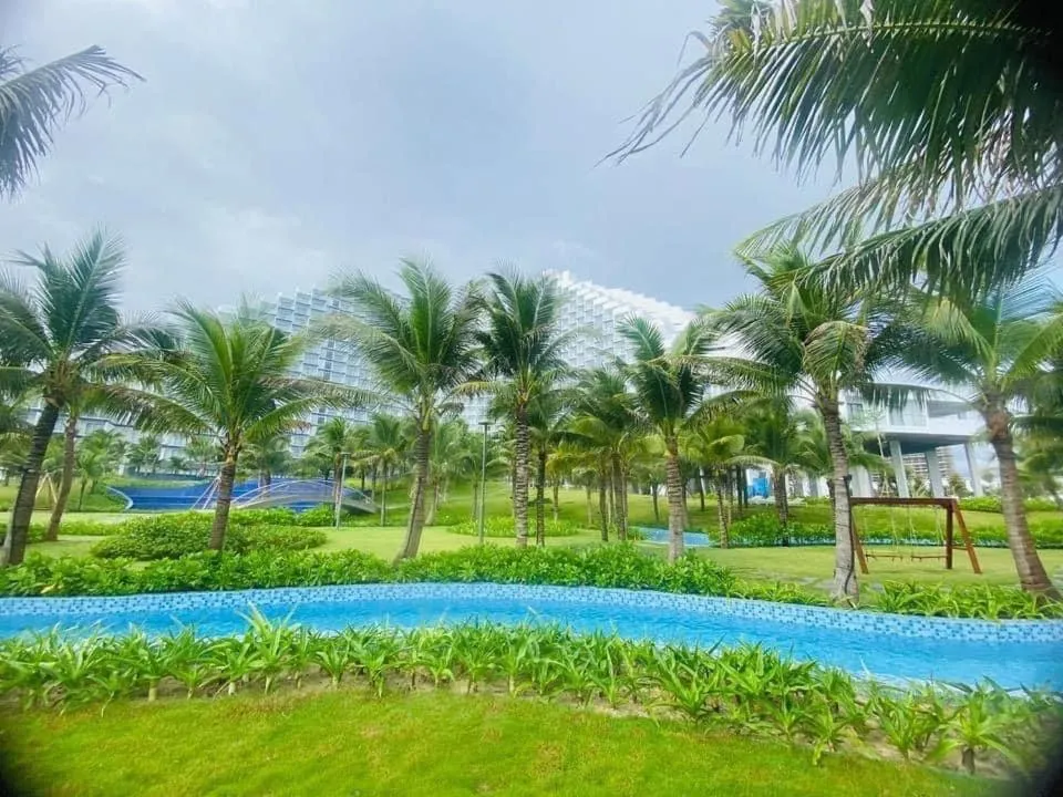 Day in Sea Moon Cam Ranh Beach House