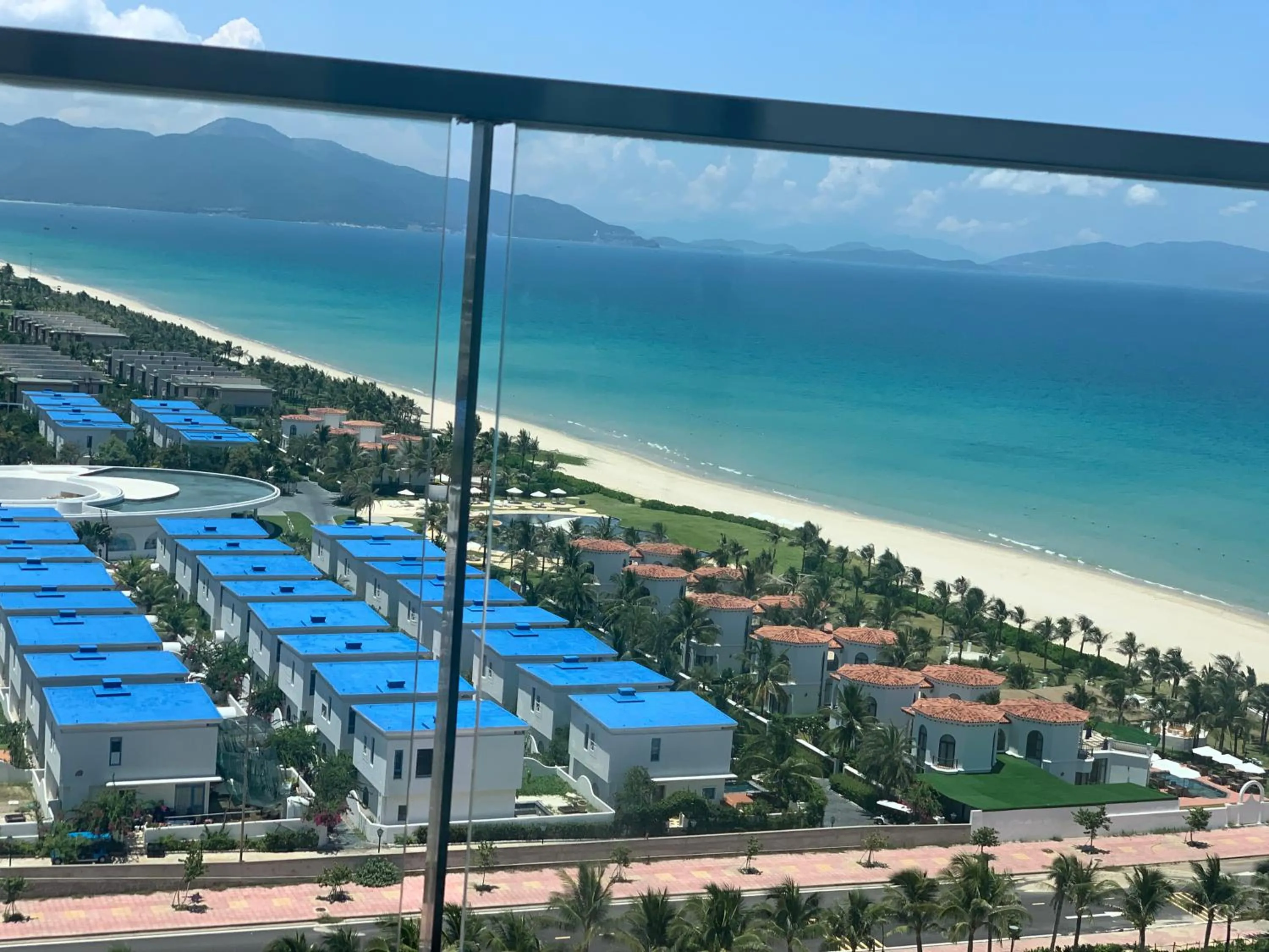 Day in Sea Moon Cam Ranh Beach House