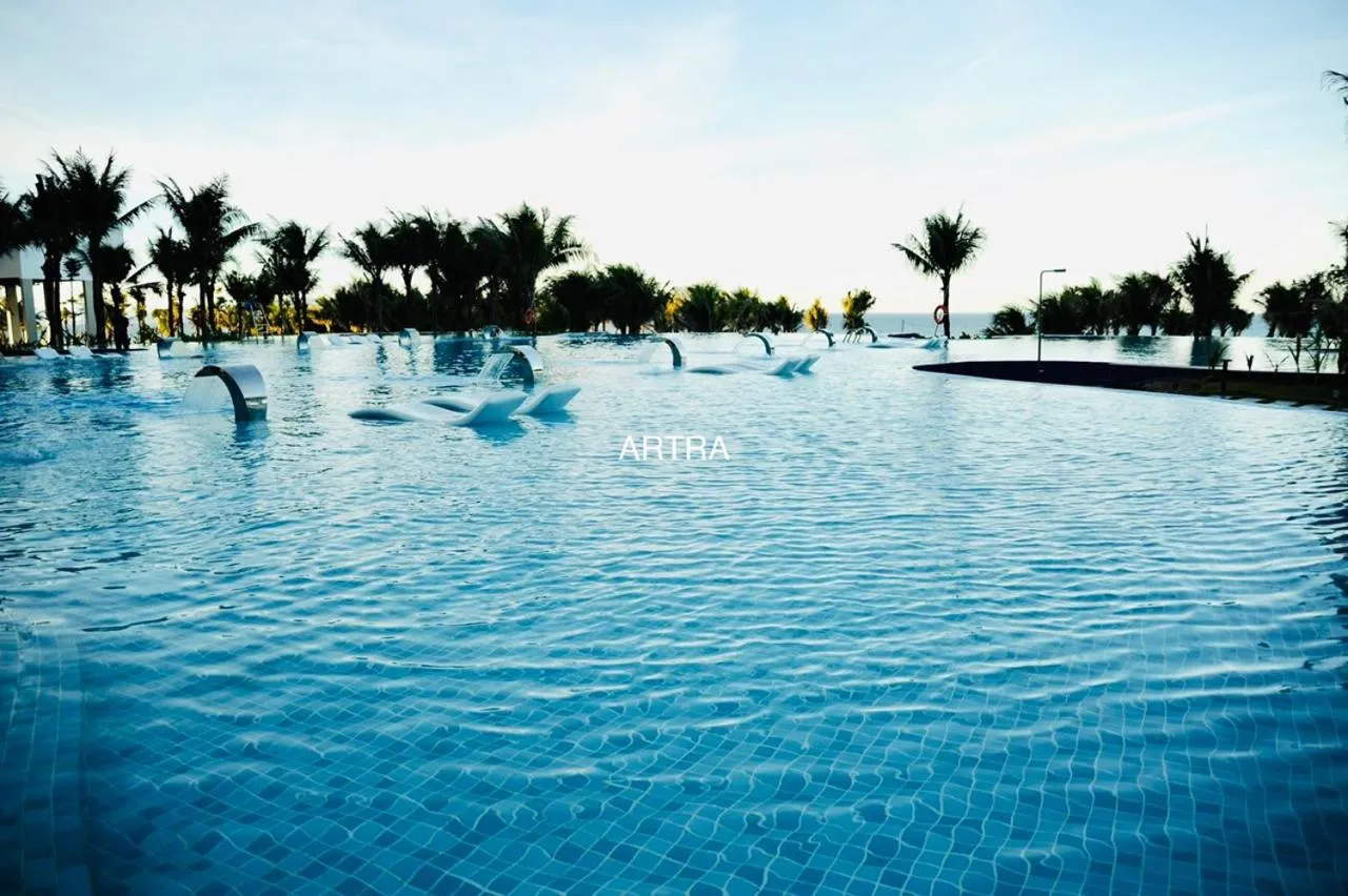 Day in Sea Moon Cam Ranh Beach House