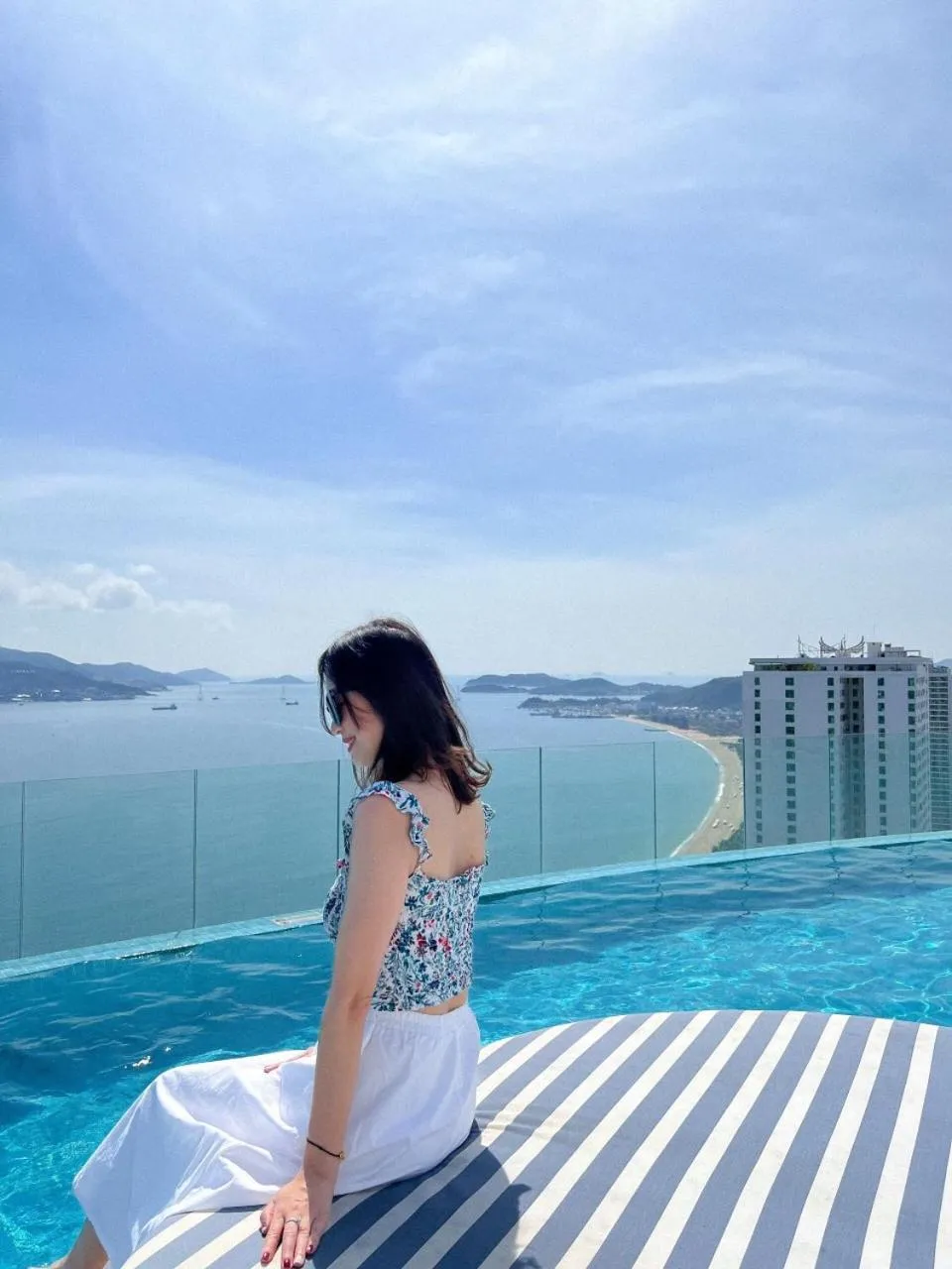 Quiet street view in Sea Moon Cam Ranh Beach House
