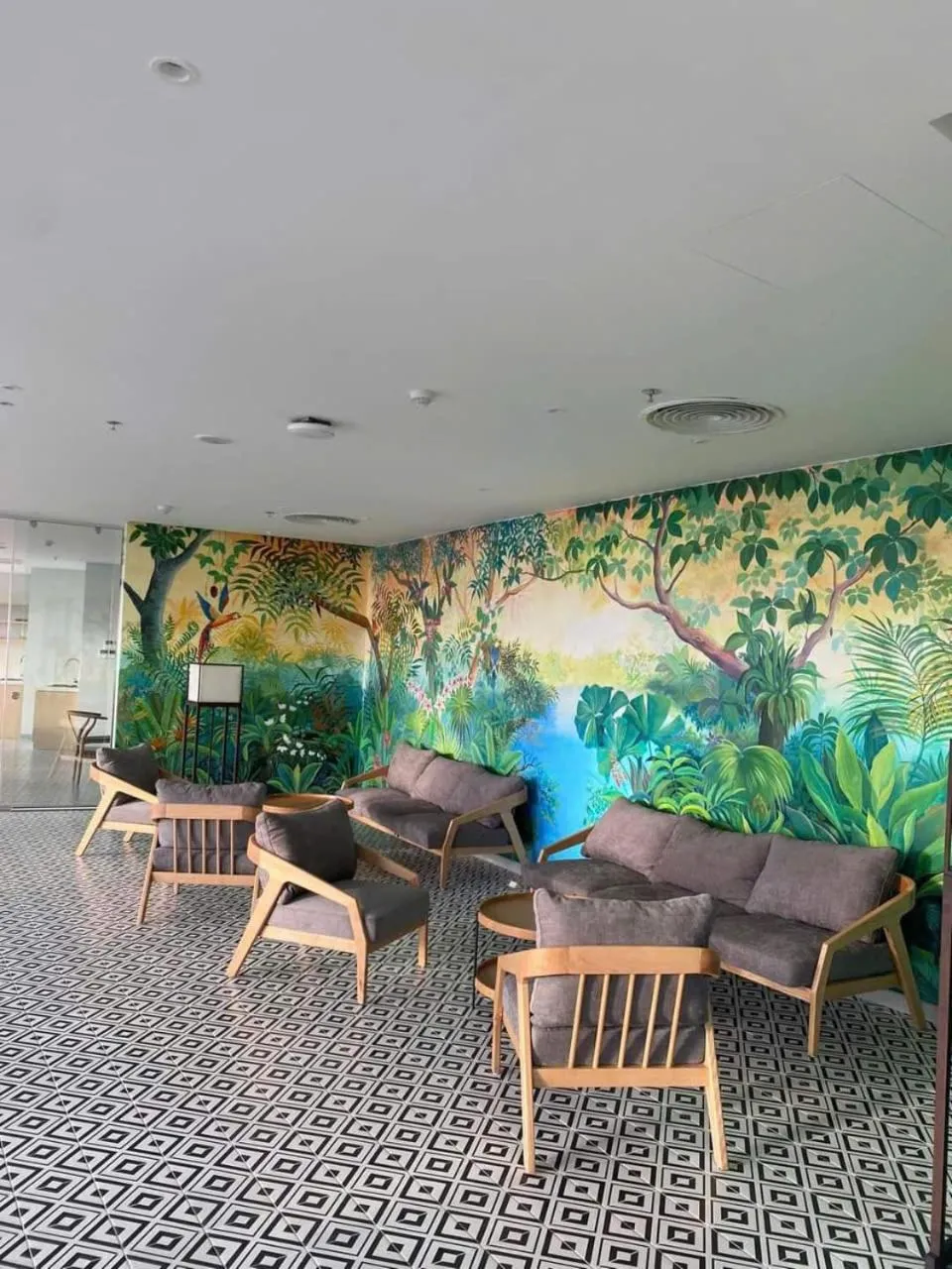 Restaurant/places to eat in Sea Moon Cam Ranh Beach House
