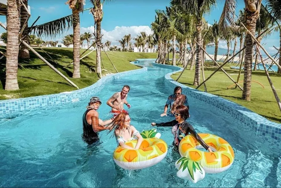 Day in Sea Moon Cam Ranh Beach House