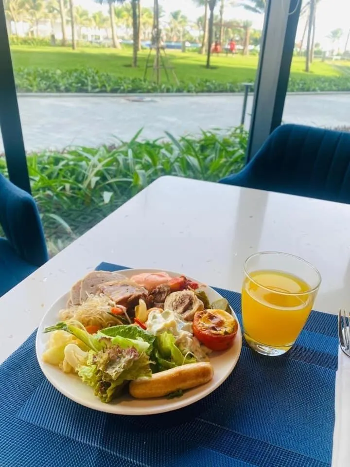 Food and drinks in Sea Moon Cam Ranh Beach House