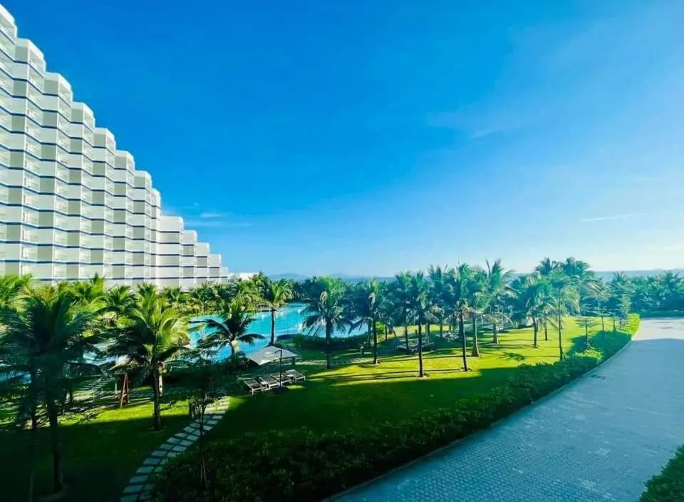 Day in Sea Moon Cam Ranh Beach House