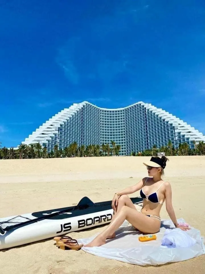 Day in Sea Moon Cam Ranh Beach House