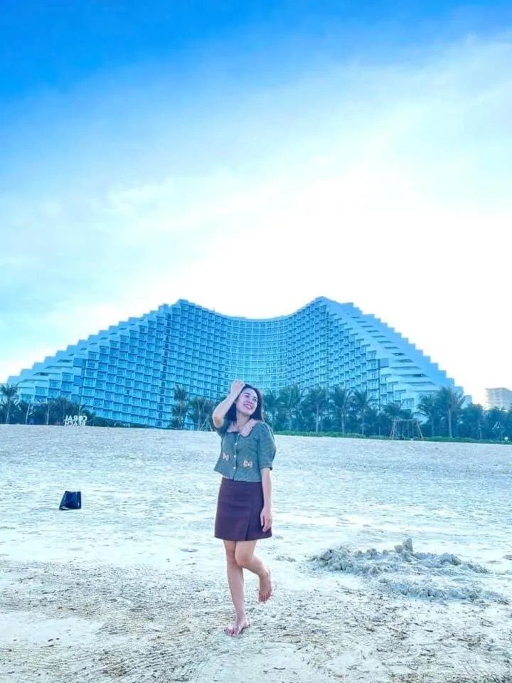 Day in Sea Moon Cam Ranh Beach House