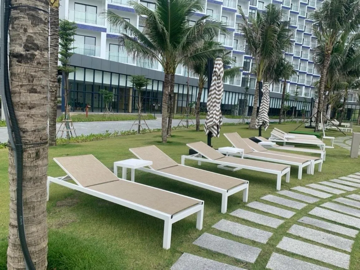 Day in Sea Moon Cam Ranh Beach House