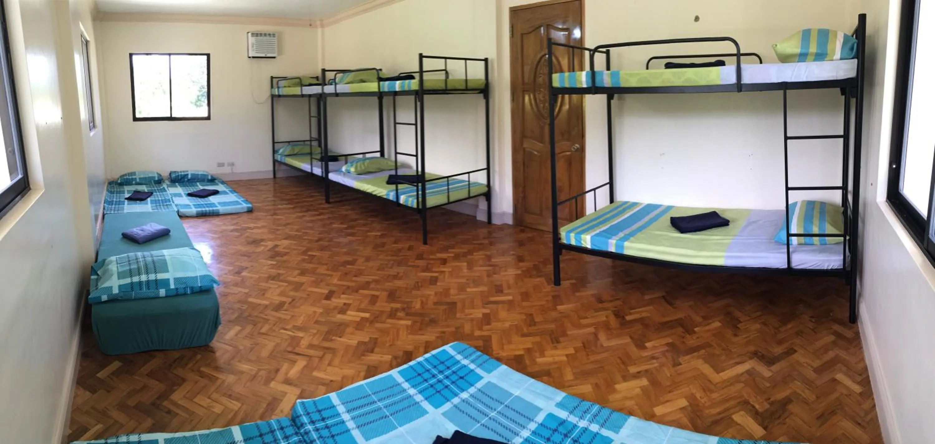 Bed in Lambug Beach Homestay