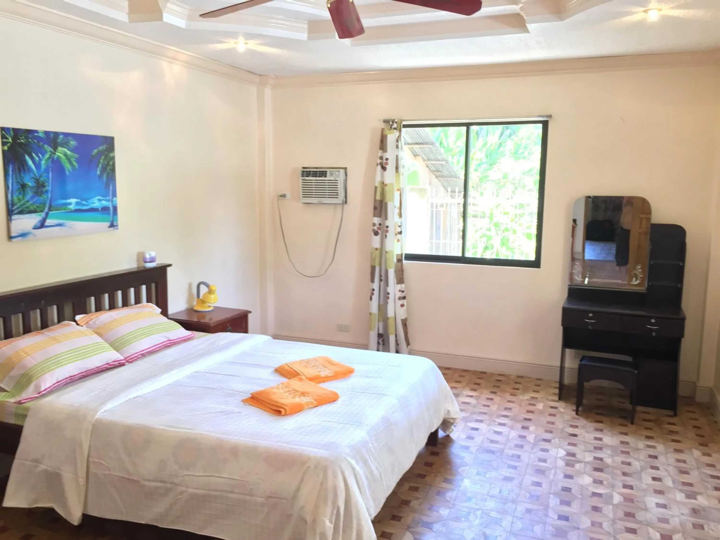 Bed in Lambug Beach Homestay