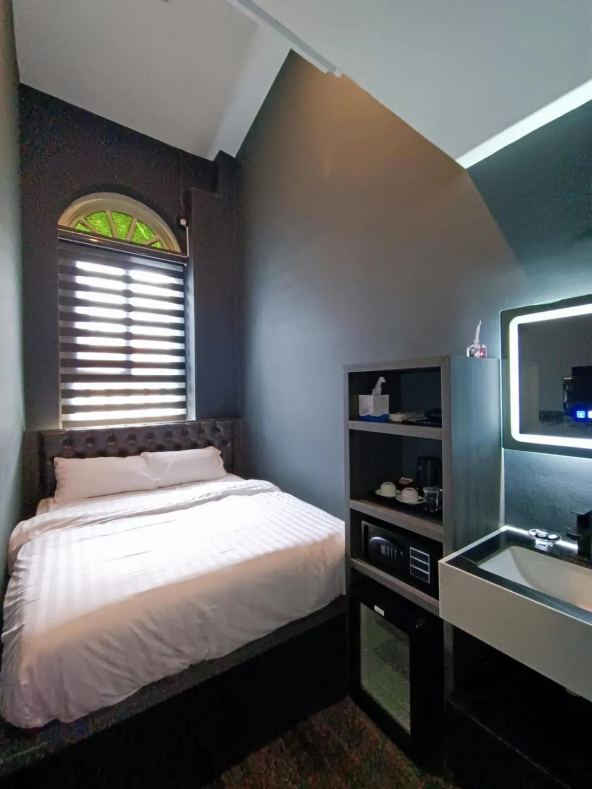 Bed in HOTEL JJH - newly opened near BUGIS
