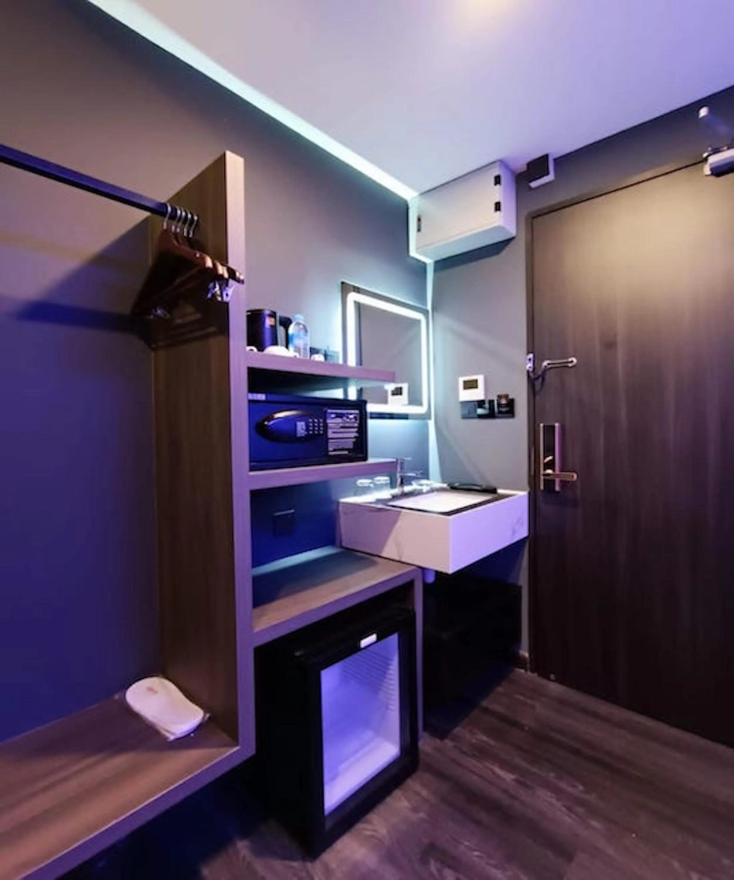 HOTEL JJH - newly opened near BUGIS