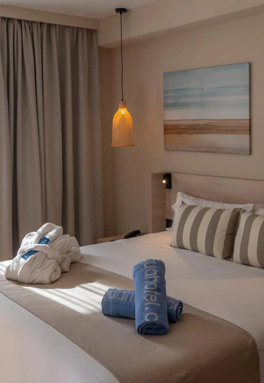 Bed in AQUA Hotel The Breeze & Spa - All Inclusive - Adults Only - 4Sup