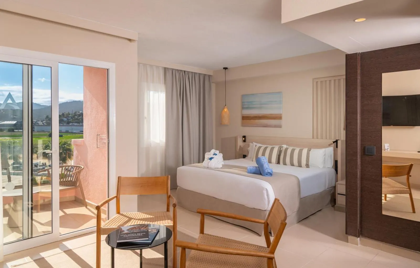 Bed in AQUA Hotel The Breeze & Spa - All Inclusive - Adults Only - 4Sup