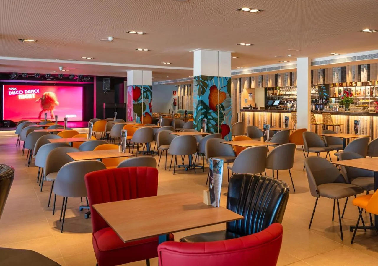 Lounge or bar in AQUA Hotel The Breeze & Spa - All Inclusive - Adults Only - 4Sup