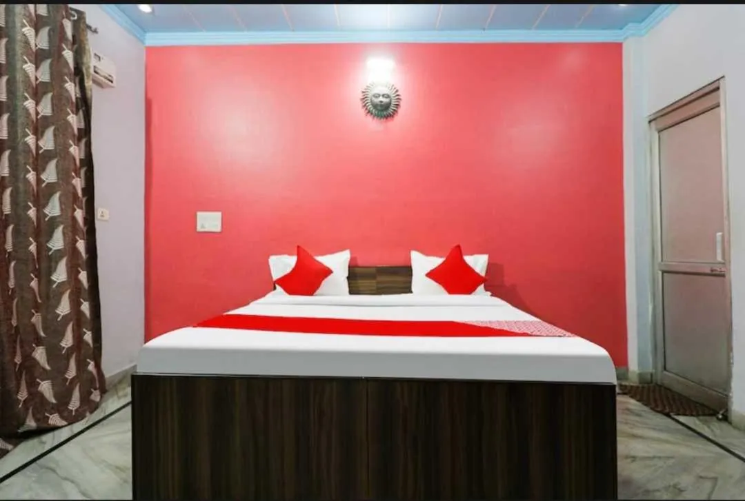 Facade/entrance, Bed in Hotel O by OYO Smart City Guest House