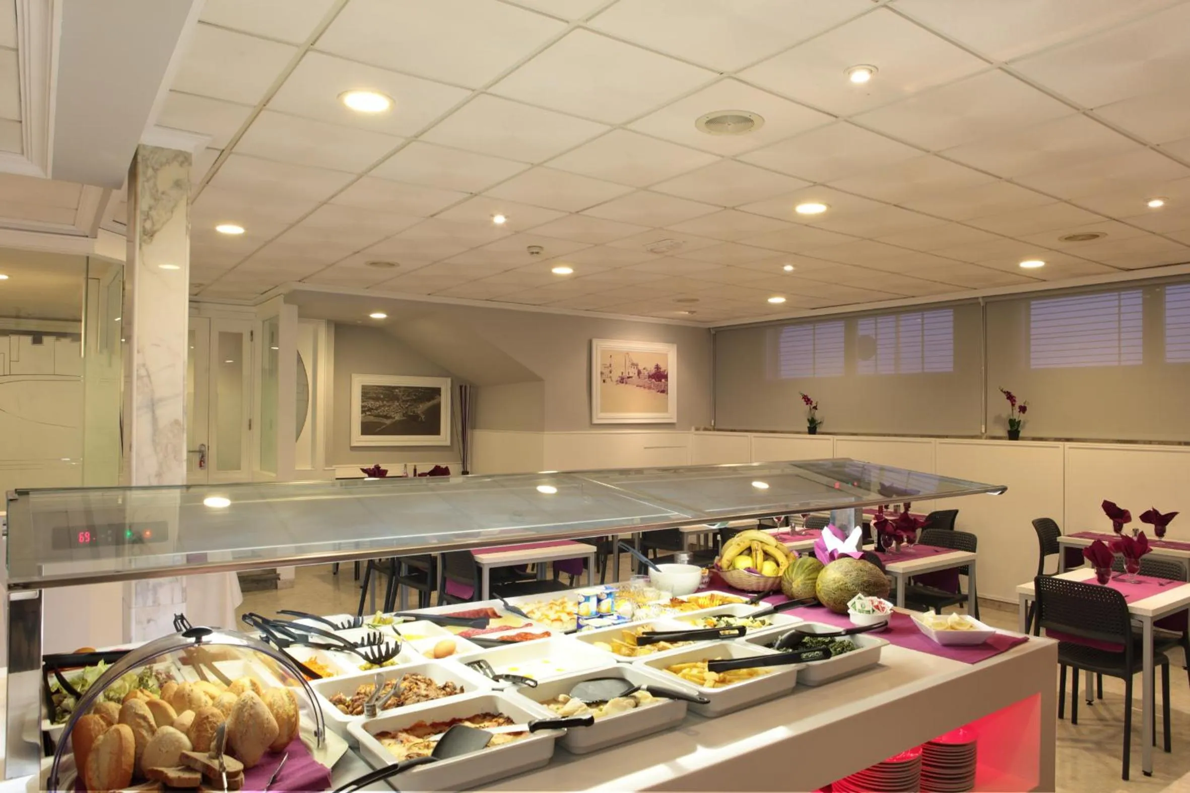 Restaurant/places to eat in Hotel Bilbaino