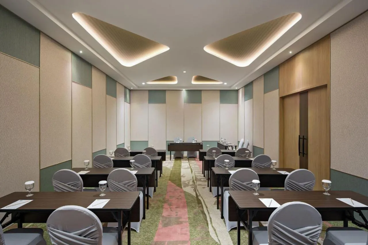 MaxOneHotels at Kota Harapan Indah-Bekasi