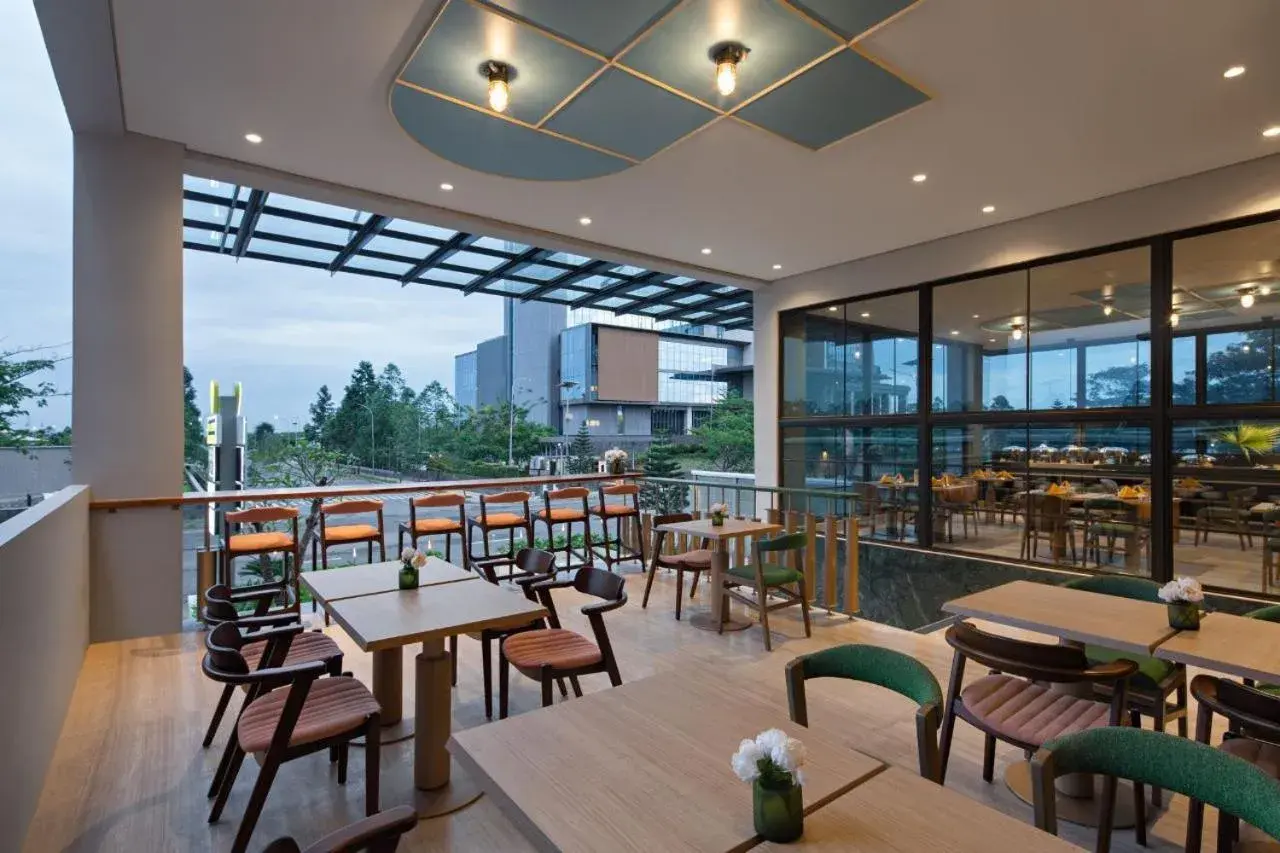 Restaurant/places to eat in MaxOneHotels at Kota Harapan Indah-Bekasi Restaurant/places to eat in MaxOneHotels at Kota Harapan Indah-Bekasi