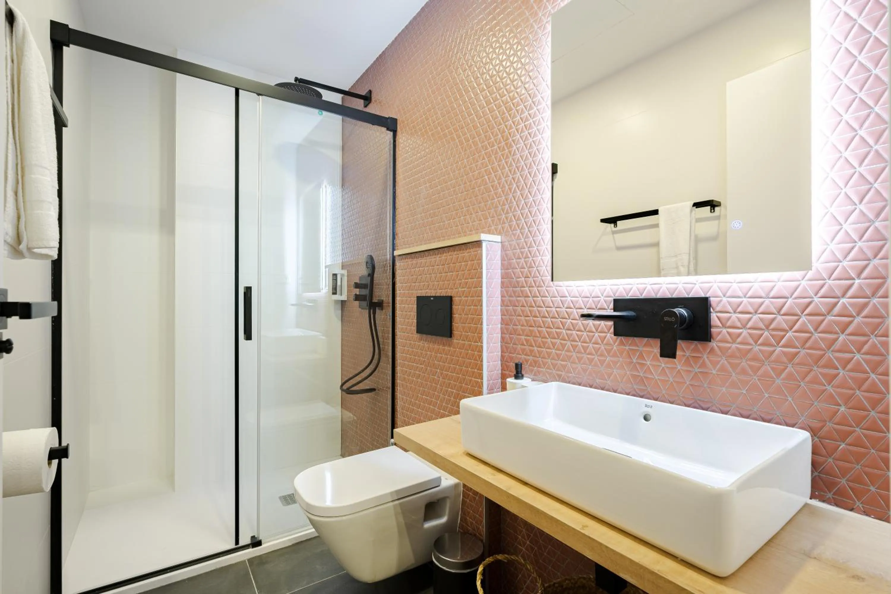 Shower in Vallecas Suites by Olala Homes