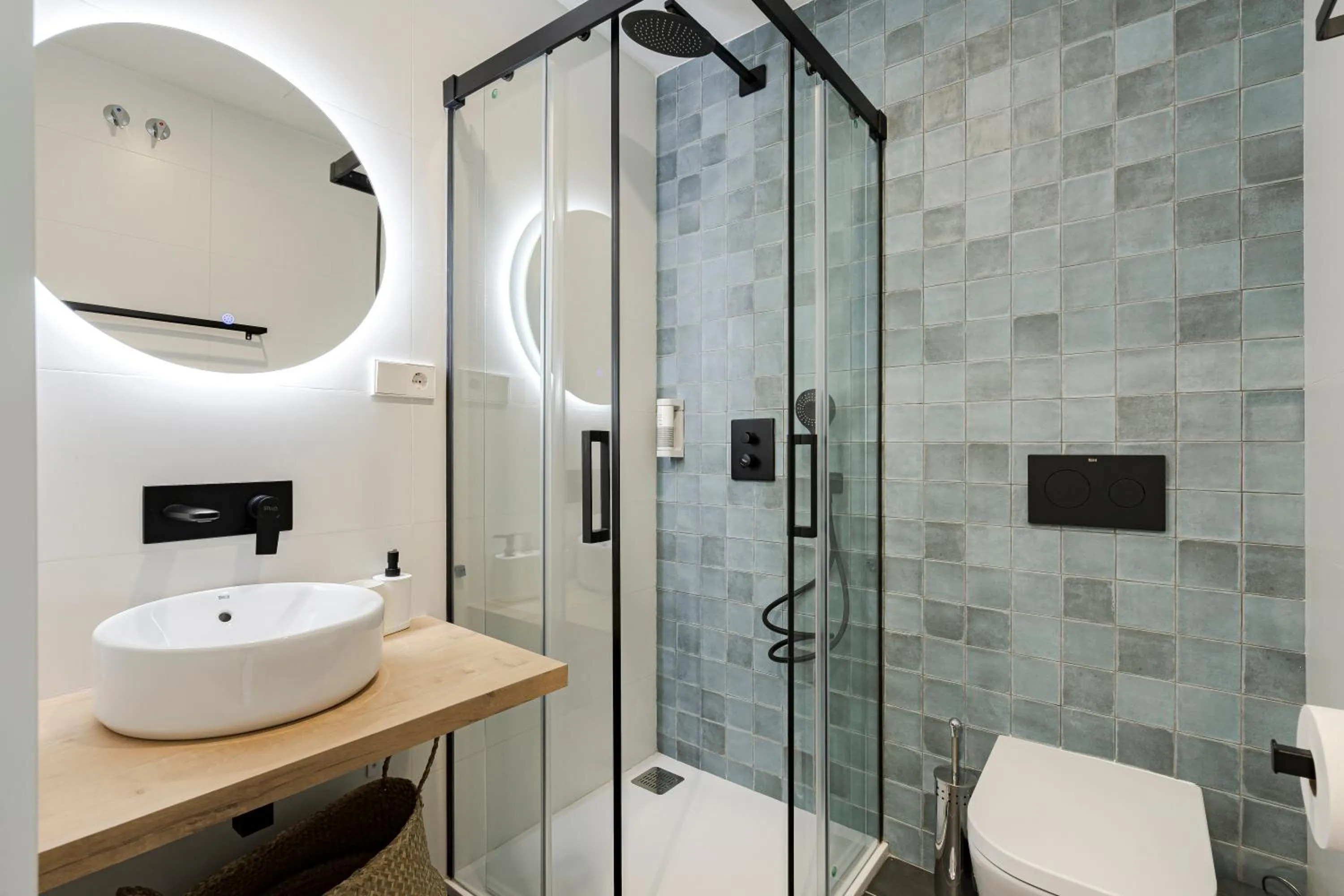 Bathroom in Vallecas Suites by Olala Homes