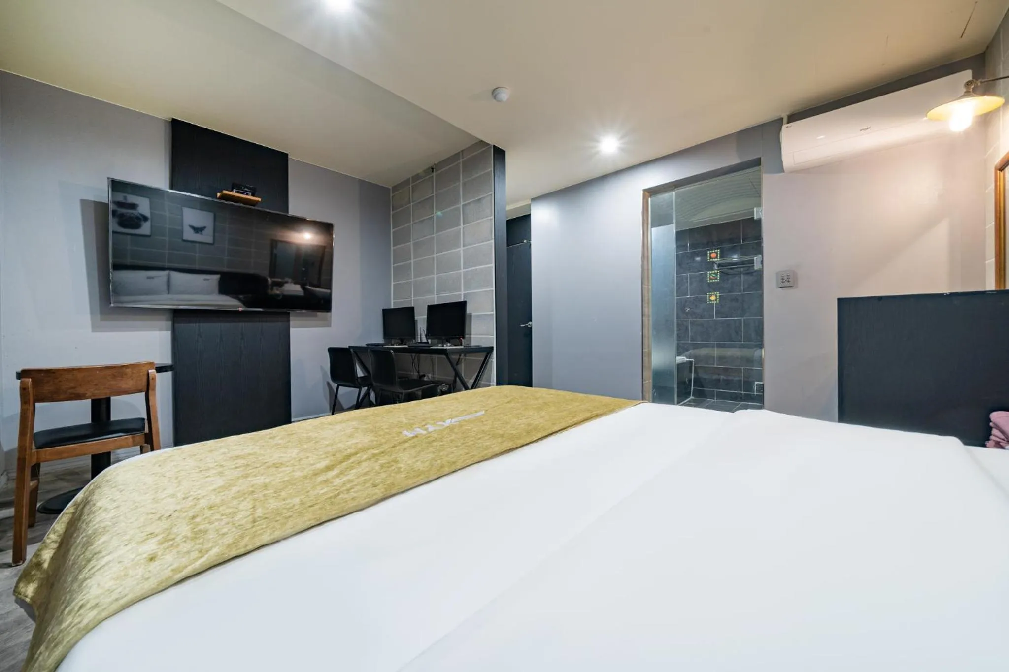 Bed in Boutique Hotel XYM