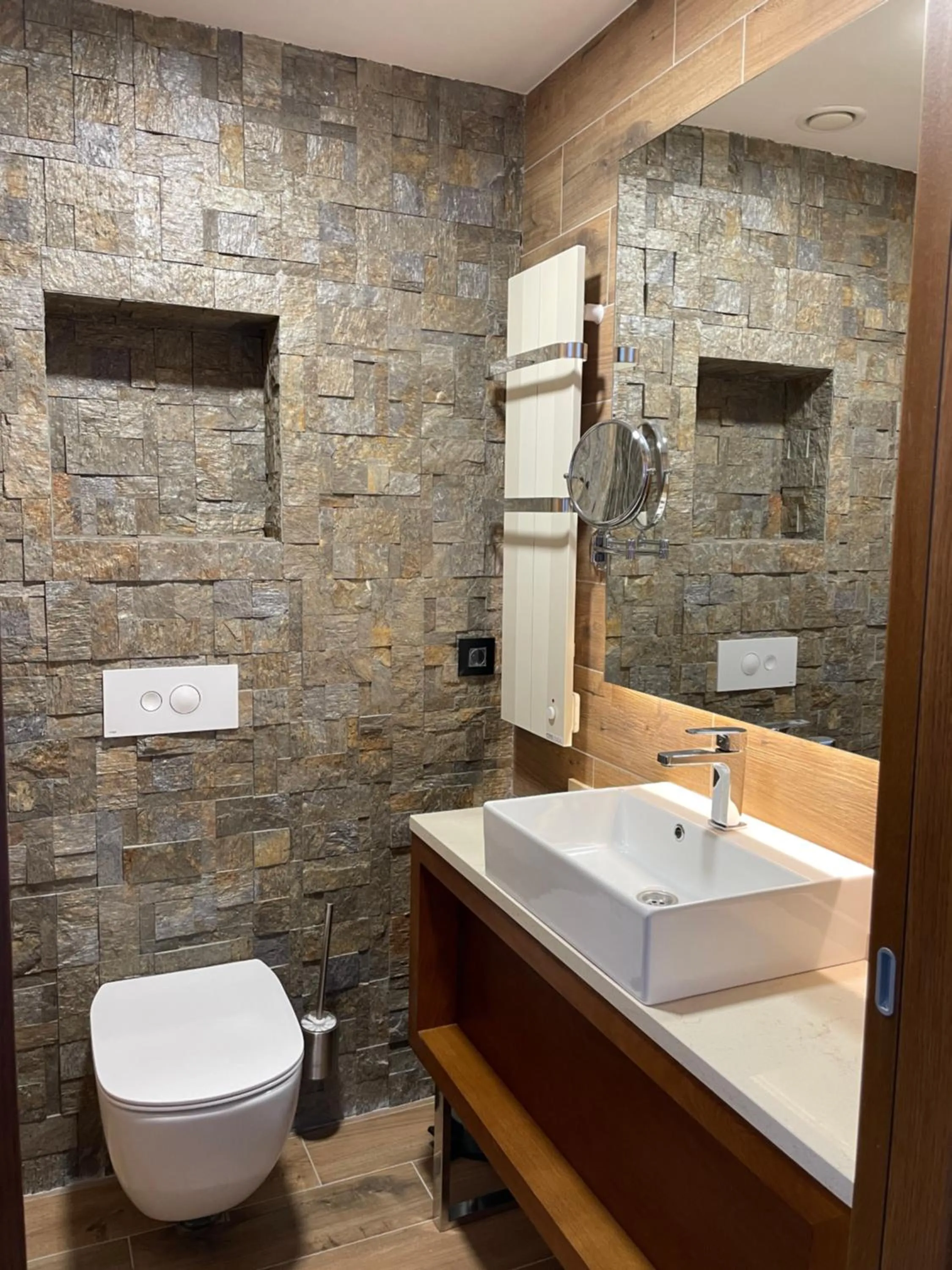 Toilet in Hotel Tamiš & Spa