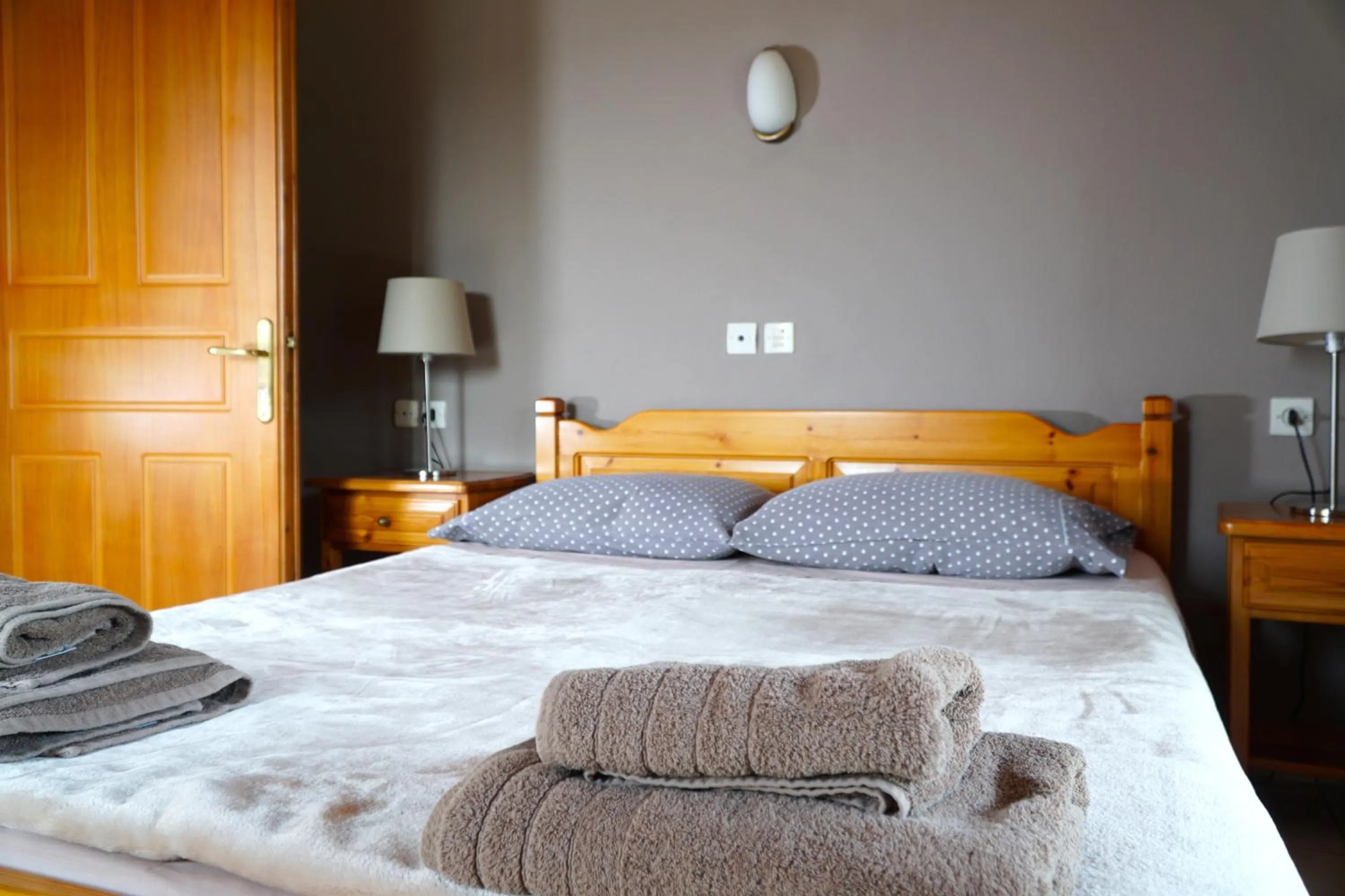 Bed in Hotel Defkalion