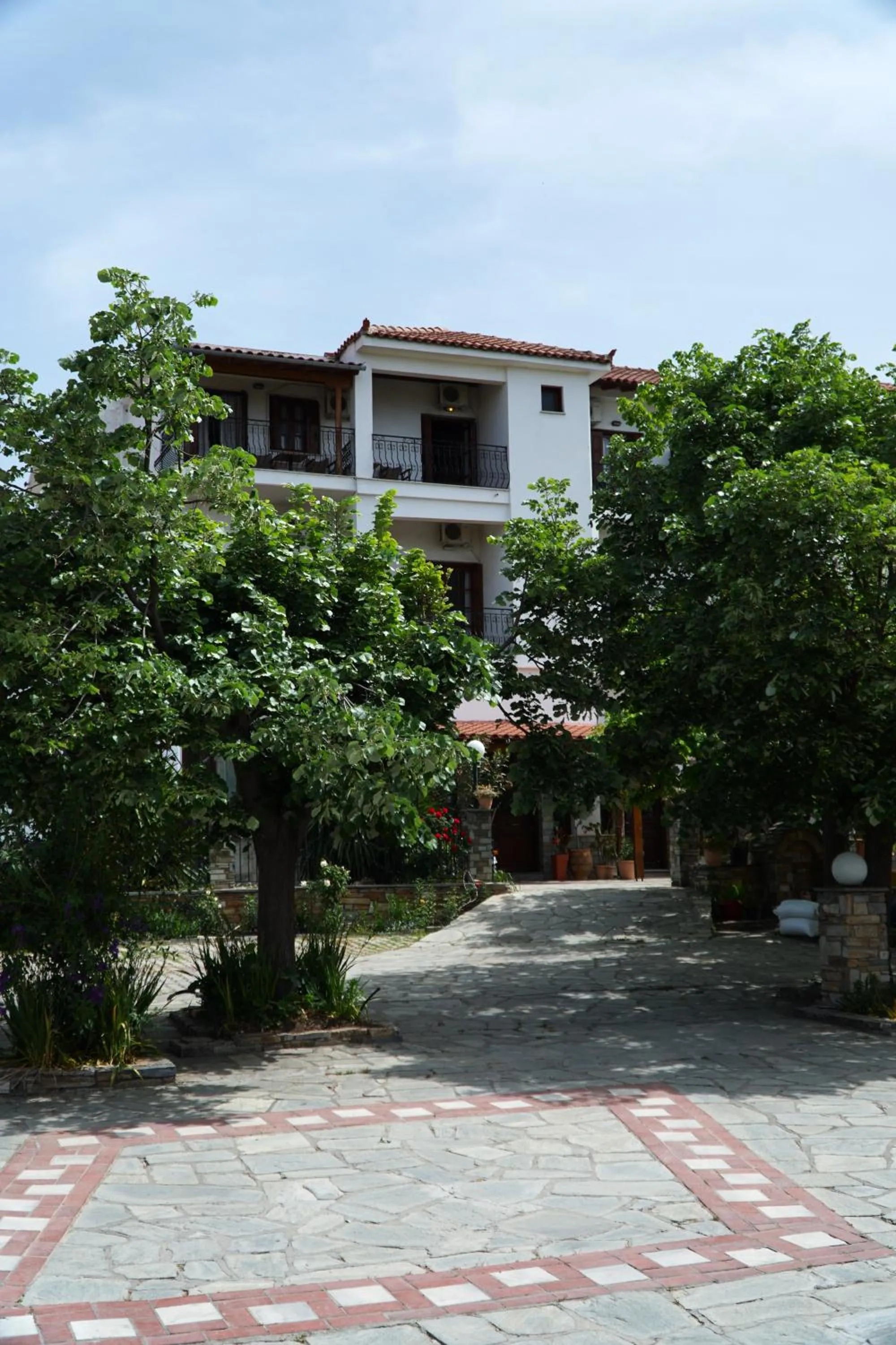 Property building in Hotel Defkalion