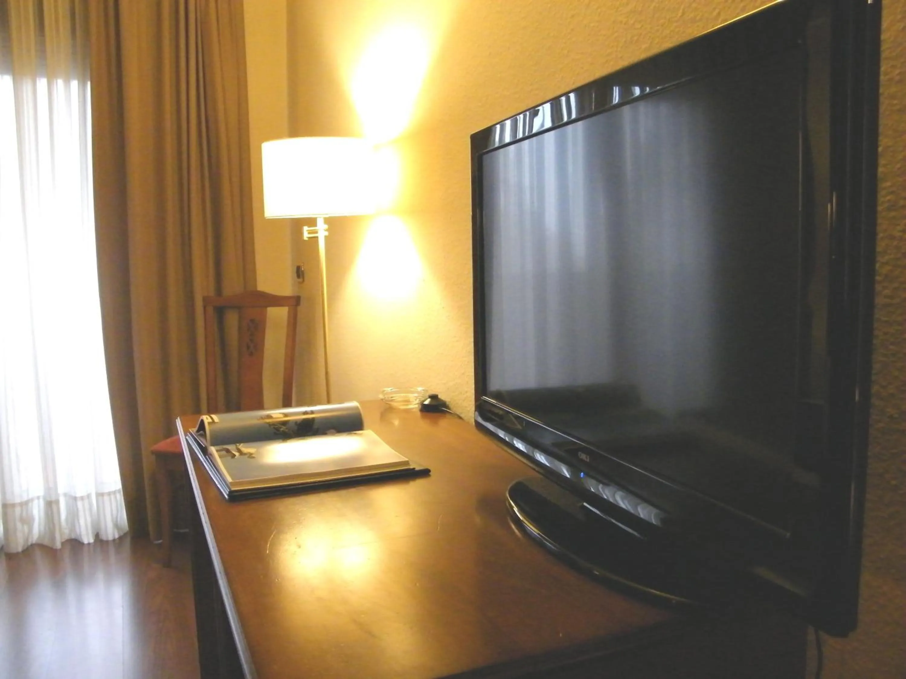 TV and multimedia in Oca Ipanema Hotel