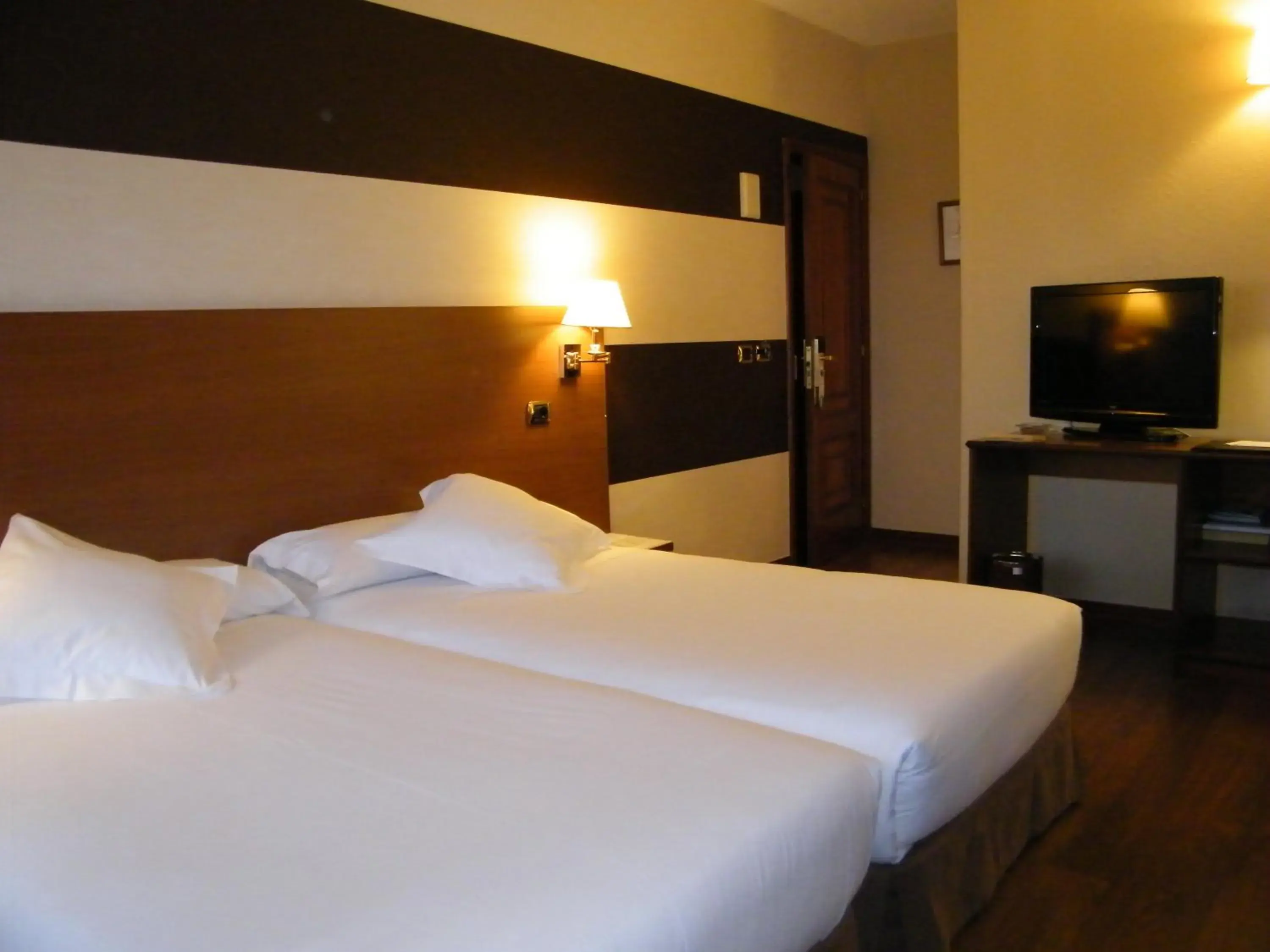 Photo of the whole room, Bed in Oca Ipanema Hotel Photo of the whole room, Bed in Oca Ipanema Hotel