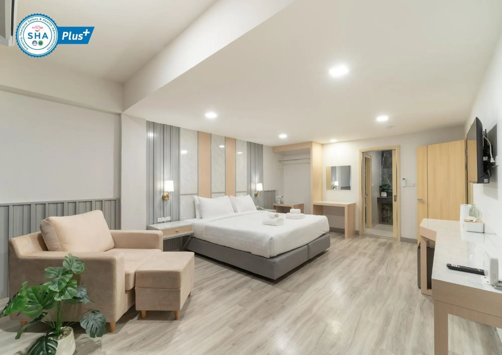 Bedroom, Bed in The Space Hotel Lampang