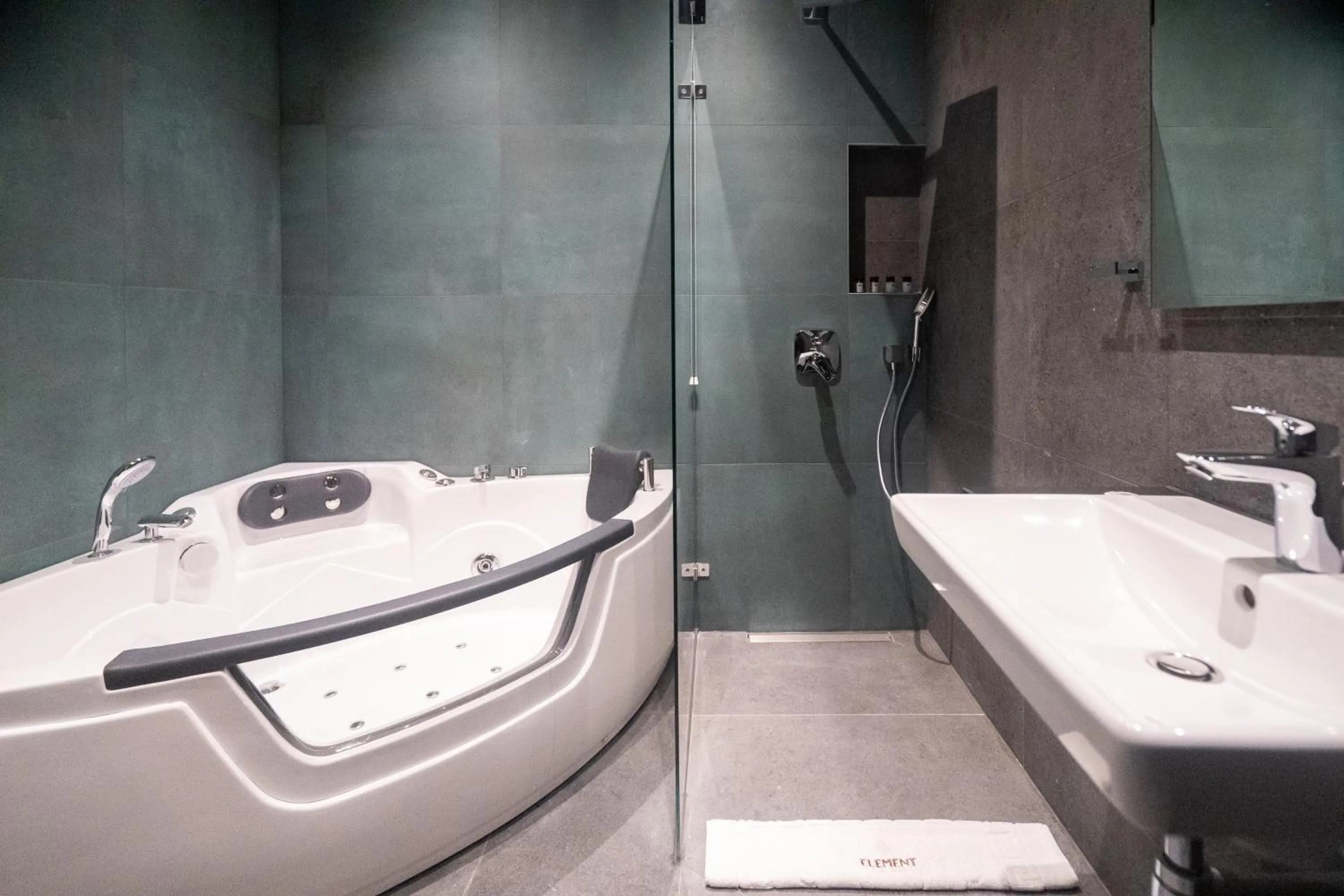 Bathroom in Hotel Element