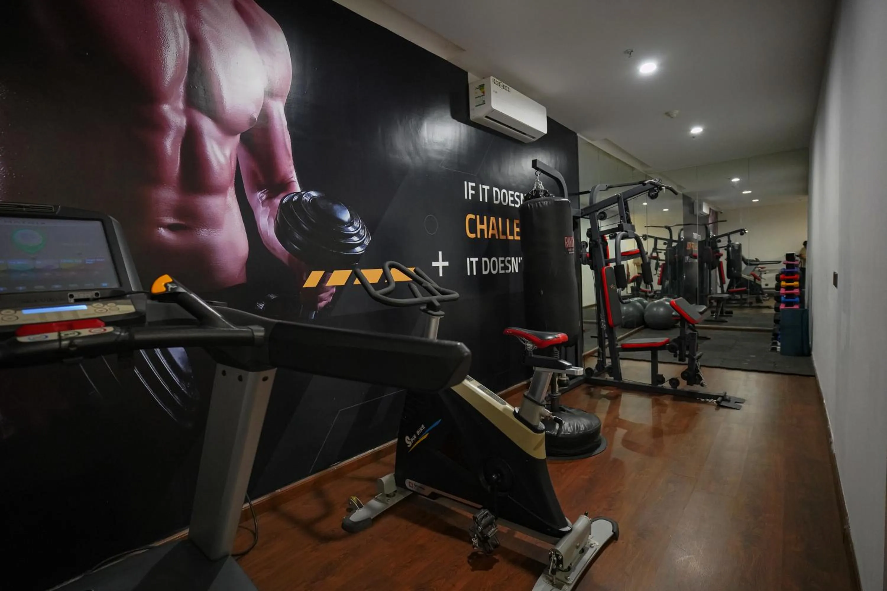 Fitness centre/facilities in Tajreed Suites