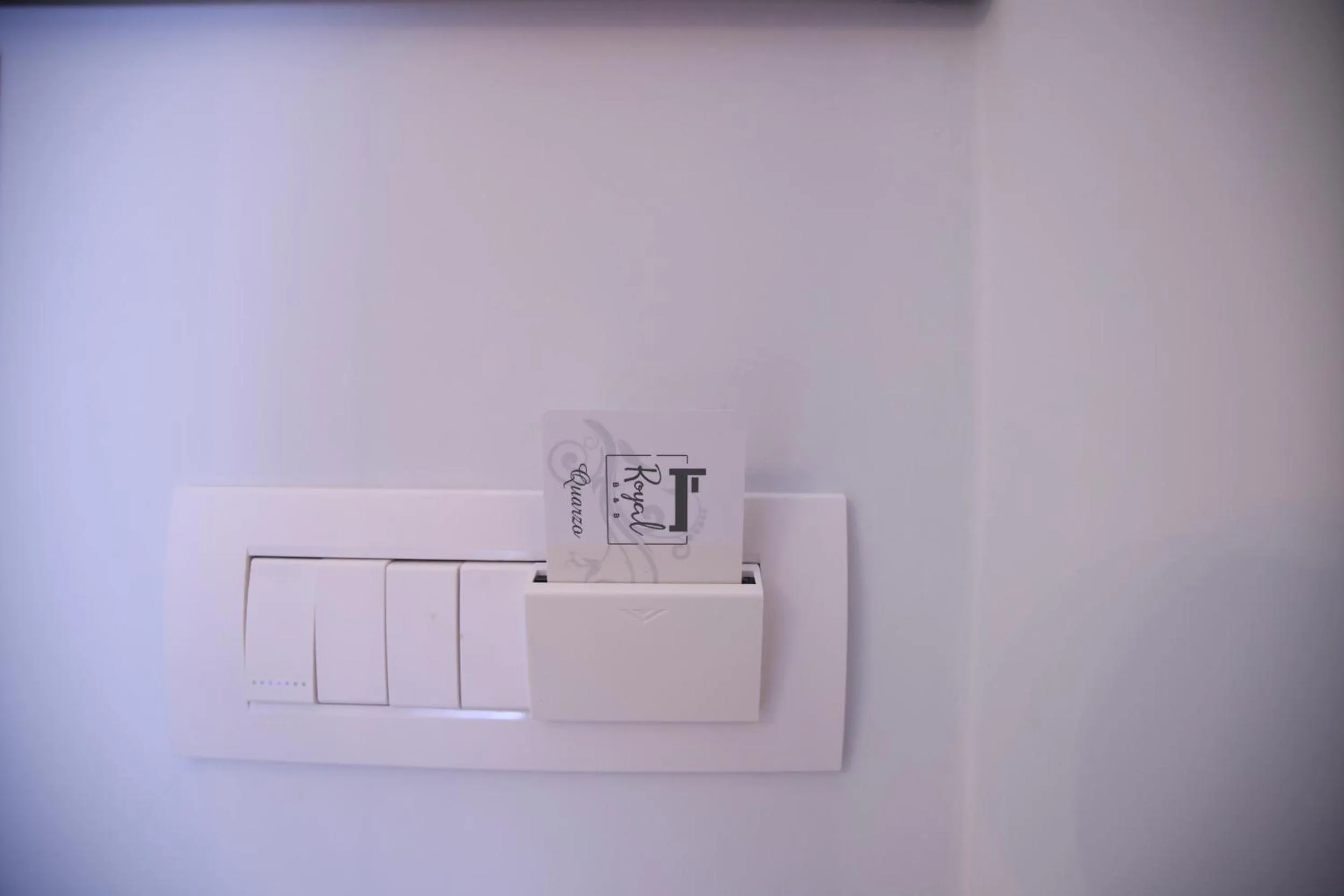 Deluxe Double Room with Side Sea View in B&B Royal