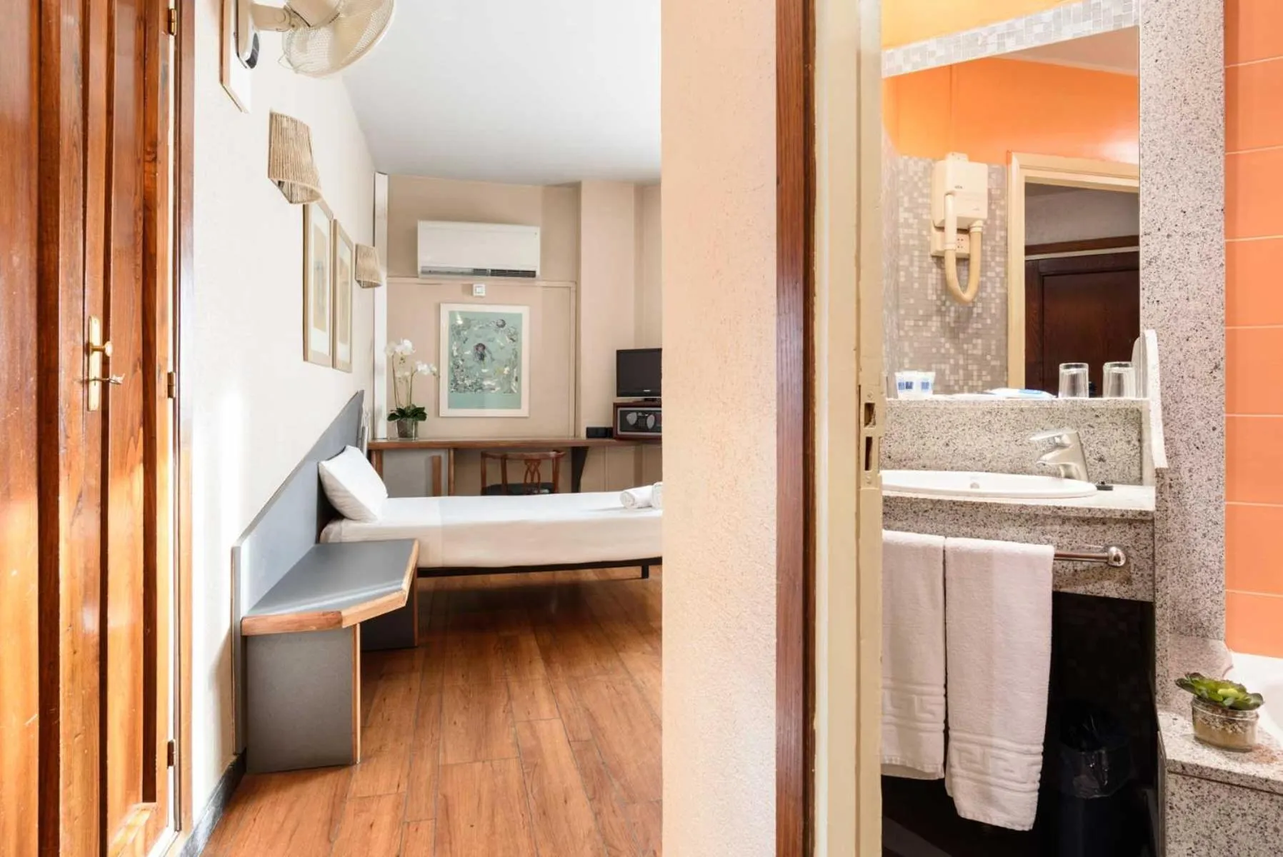 Bathroom in Crisol Quindós