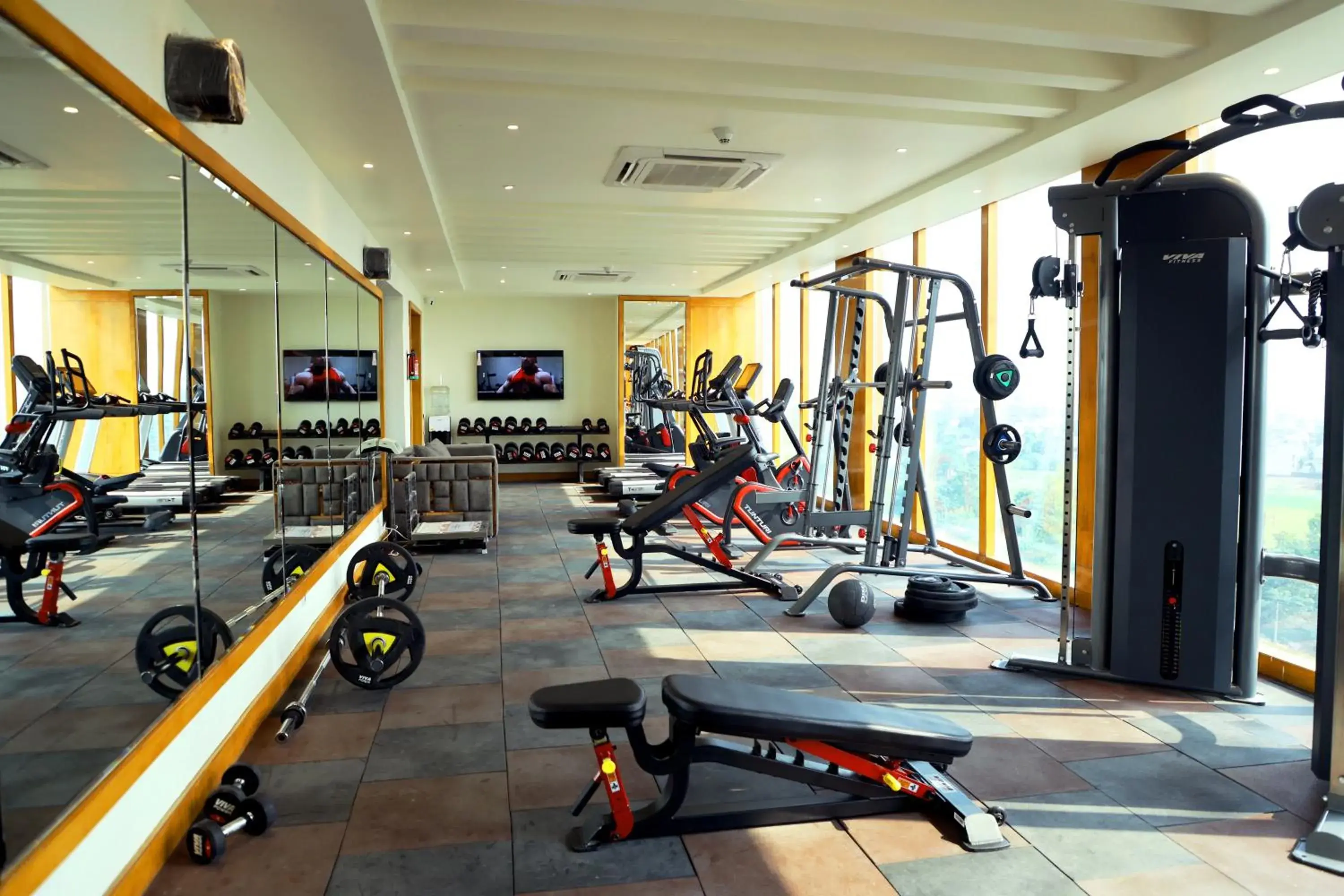 Fitness centre/facilities in Mariton Hotel Fitness centre/facilities in Mariton Hotel