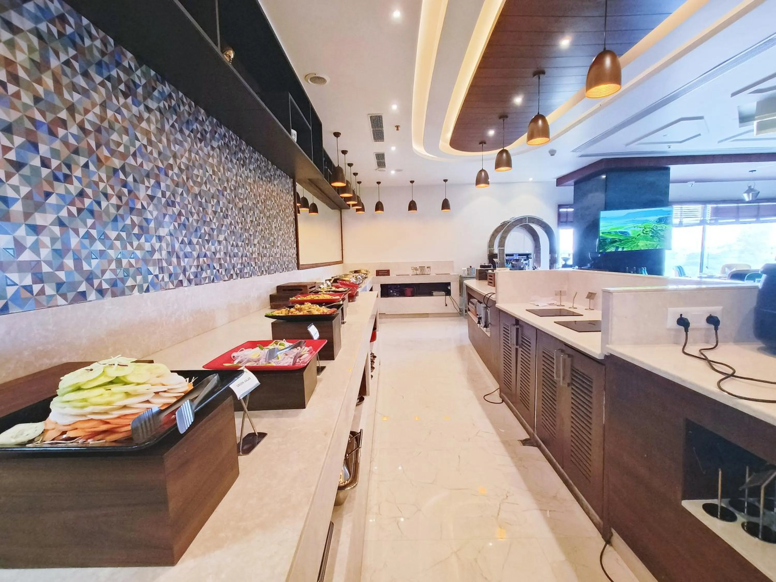 Food and drinks in Mariton Hotel